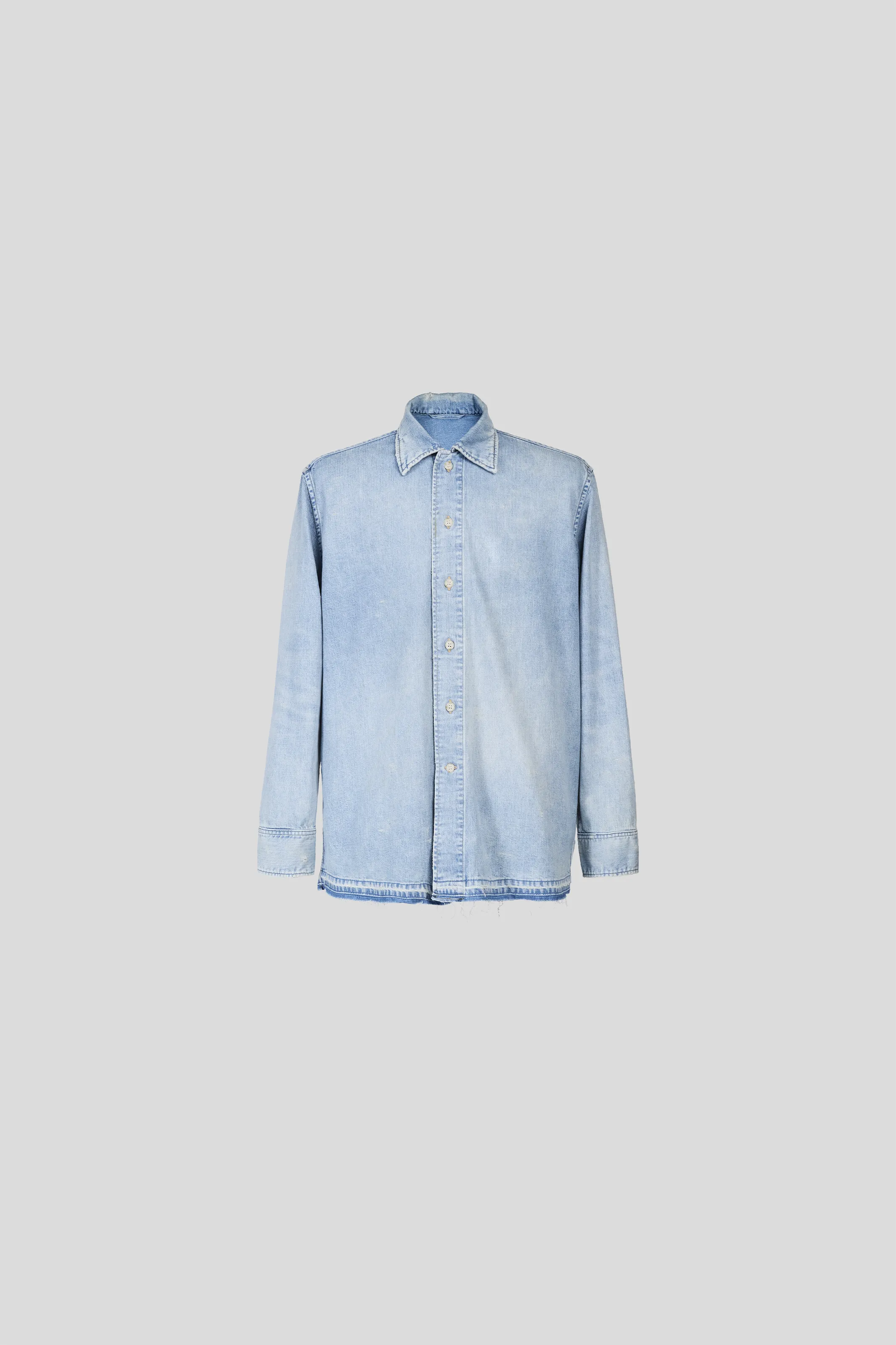 WYATT BLUE CHAMBRAY SHIRT IN DENIM sold by vuja dè
