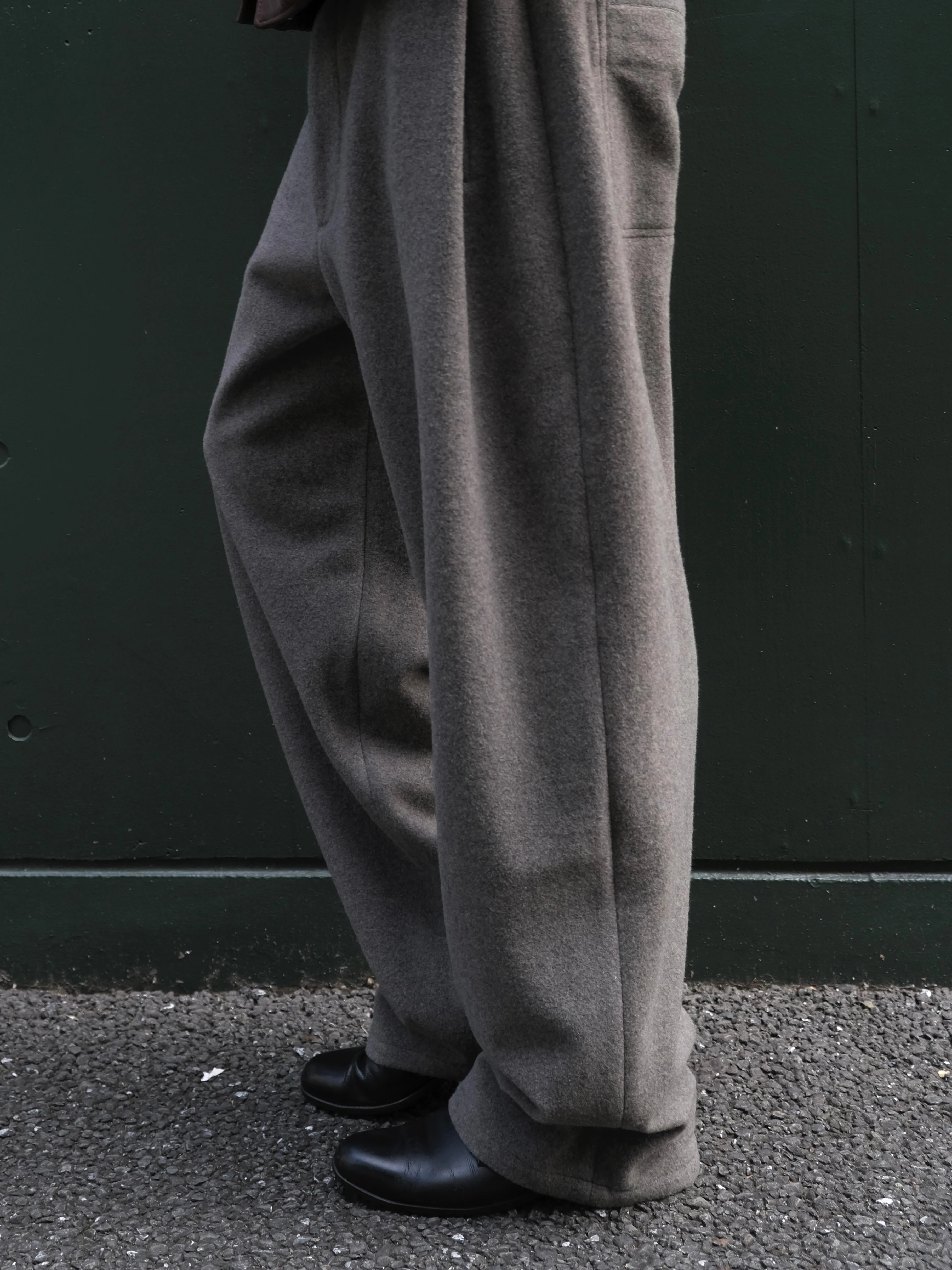 Two-Tuck Pocket Trousers in Wool/Cashmere sold by vuja dè product image thumbnail 4