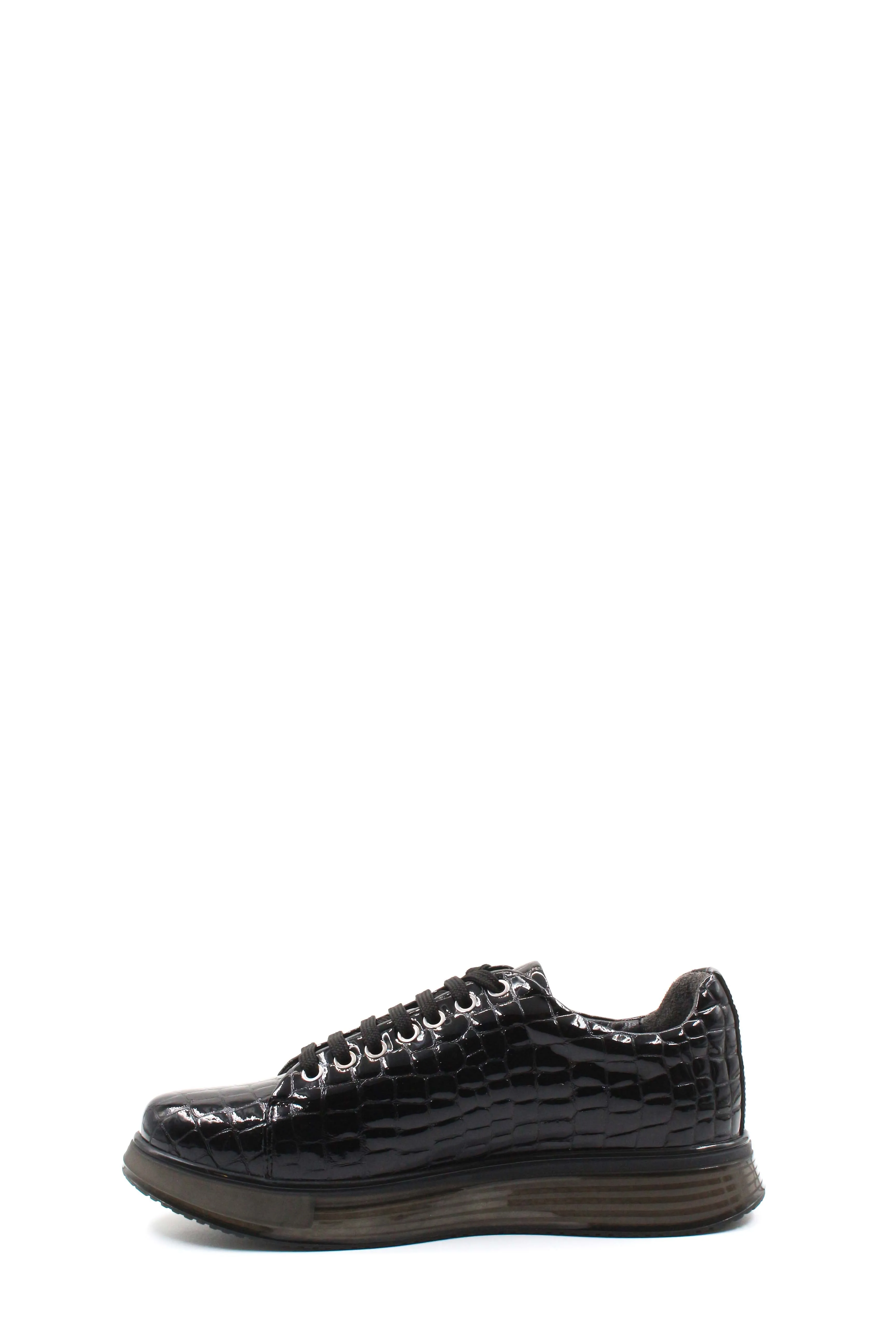 Men's Black Crocodile-Embossed Leather Sneakers with Cushioned Sole - Wessi sold by Wessi product image thumbnail 2