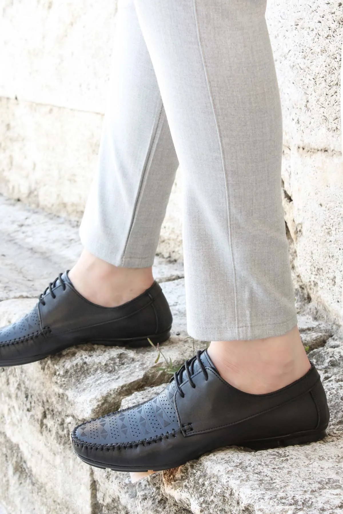 Men's Black Leather Lace-Up Loafers with Perforated Detail - Wessi sold by Wessi