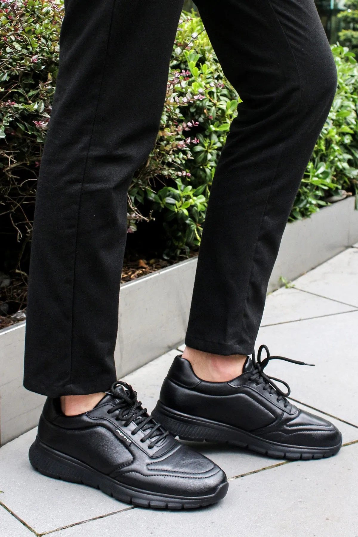 Men's Black Leather Lace-Up Sneakers with Textured Sole - Wessi sold by Wessi