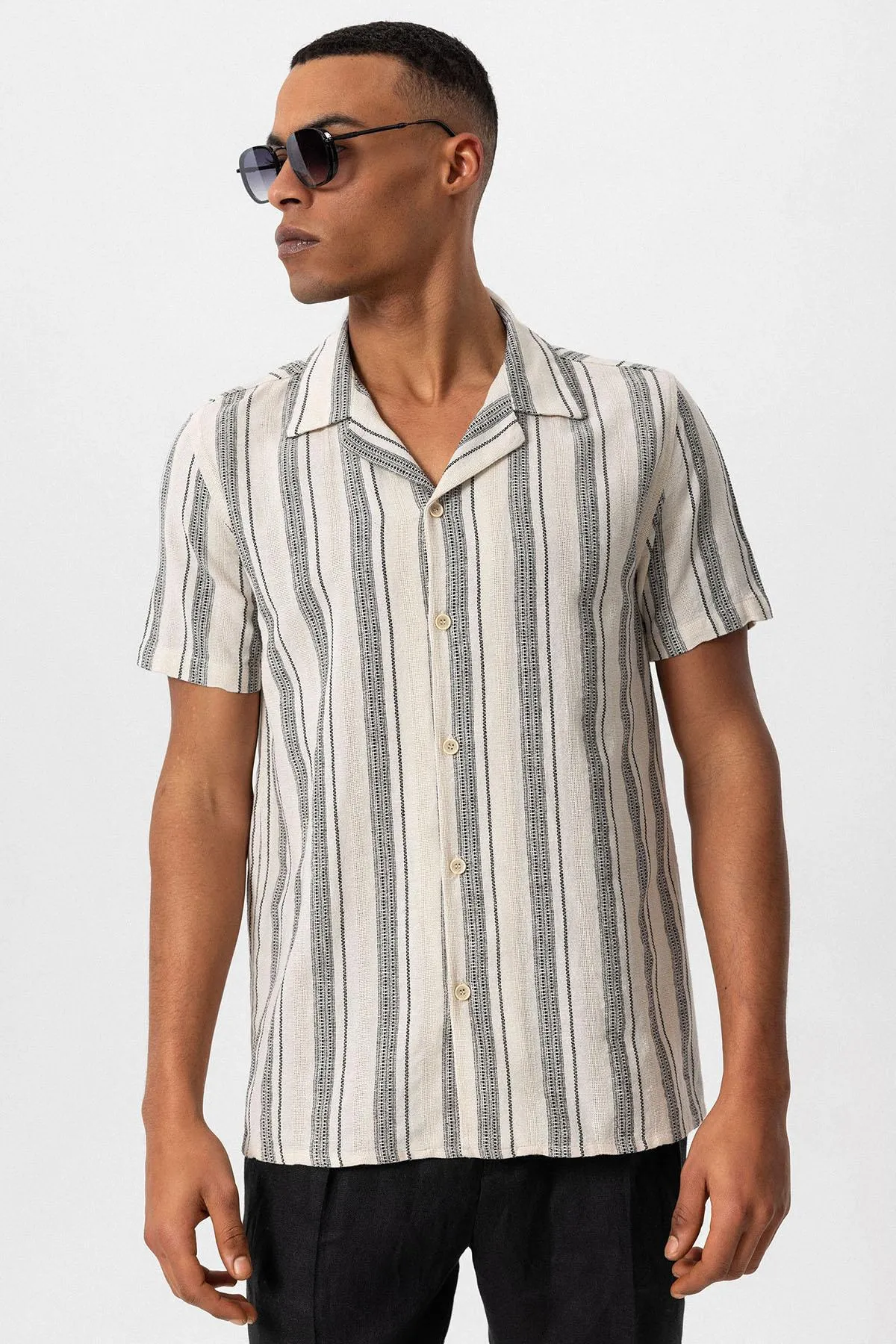 Black Camp Collar Striped Short Sleeve Men's Shirt - Wessi sold by Wessi product image thumbnail 4
