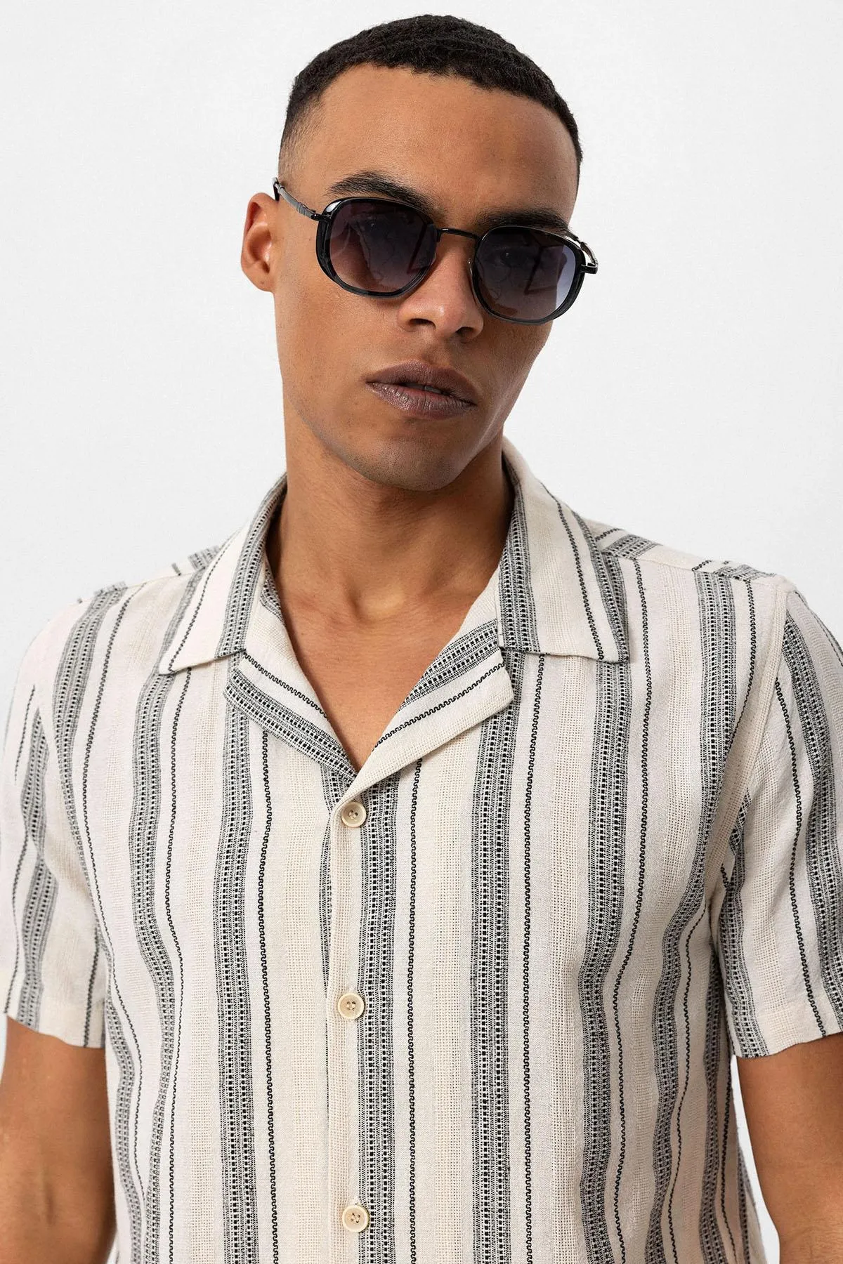 Black Camp Collar Striped Short Sleeve Men's Shirt - Wessi sold by Wessi product image thumbnail 5
