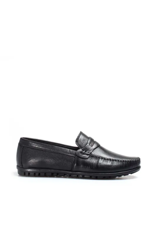 Men's Black Leather Loafers with Textured Sole sold by Wessi
