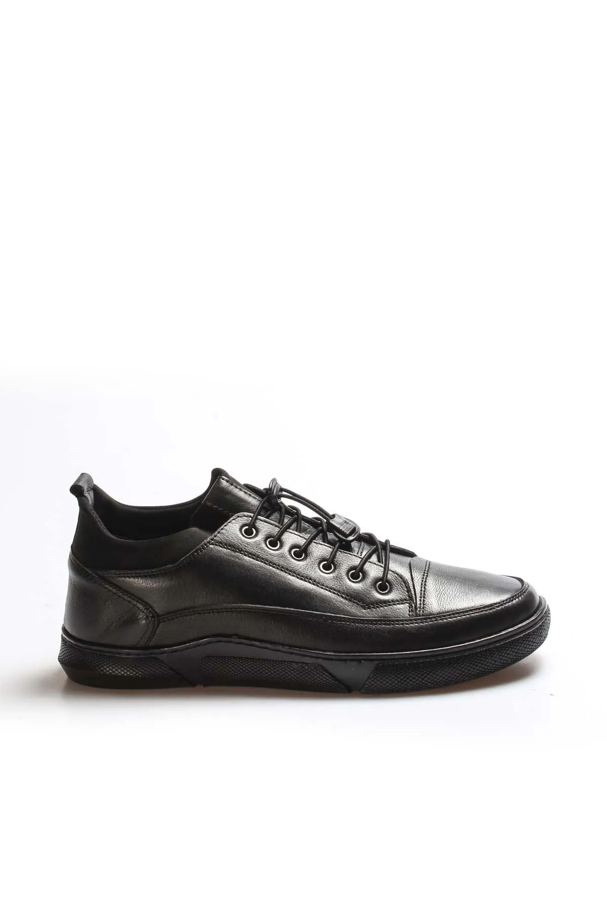 Men's Black Leather Sneakers with Lace-Up Closure and Textured Sole - Wessi sold by Wessi