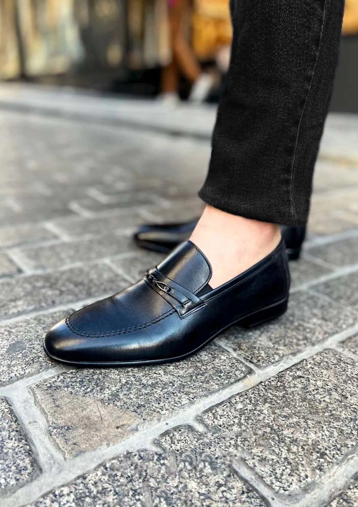 Men's Black Leather Loafers with Decorative Metal Accent - Wessi sold by Wessi