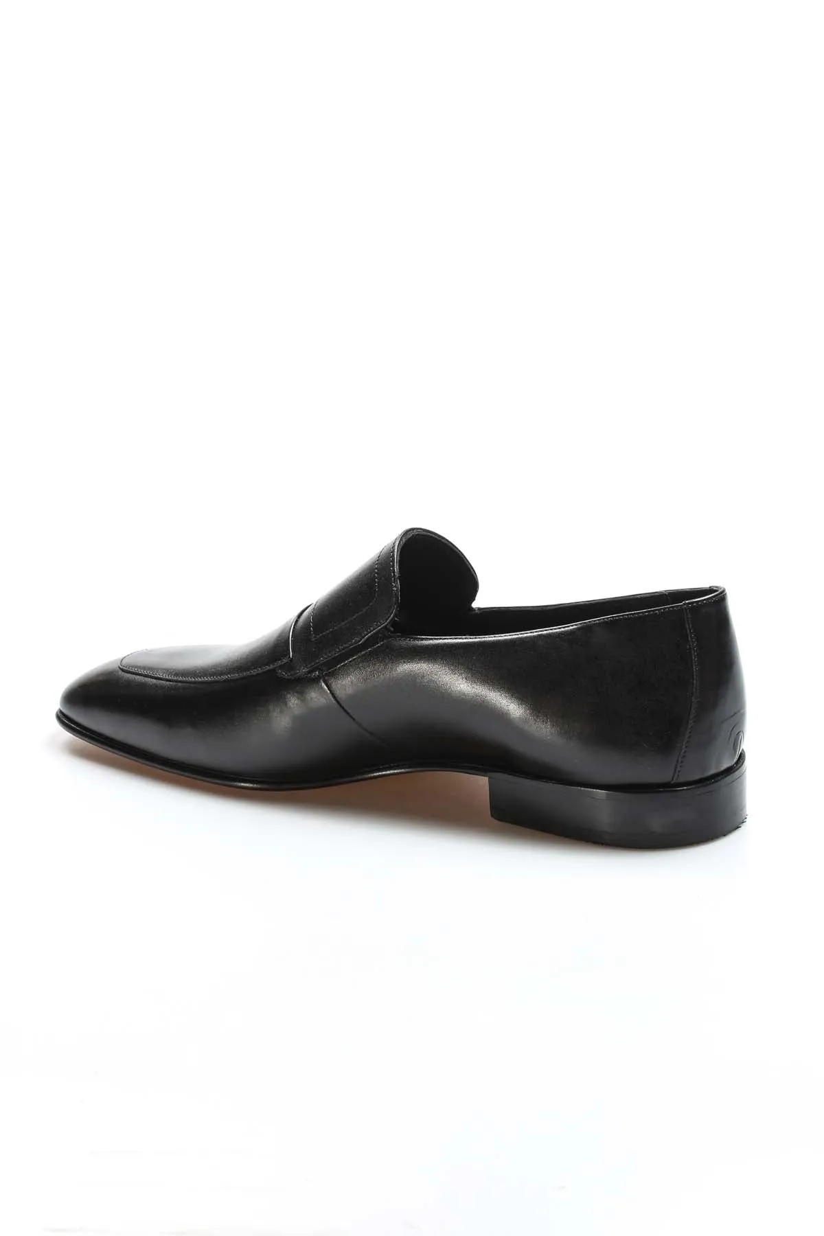 Men's Black Leather Loafers with Sleek Design and Minimal Stitching sold by Wessi product image thumbnail 2