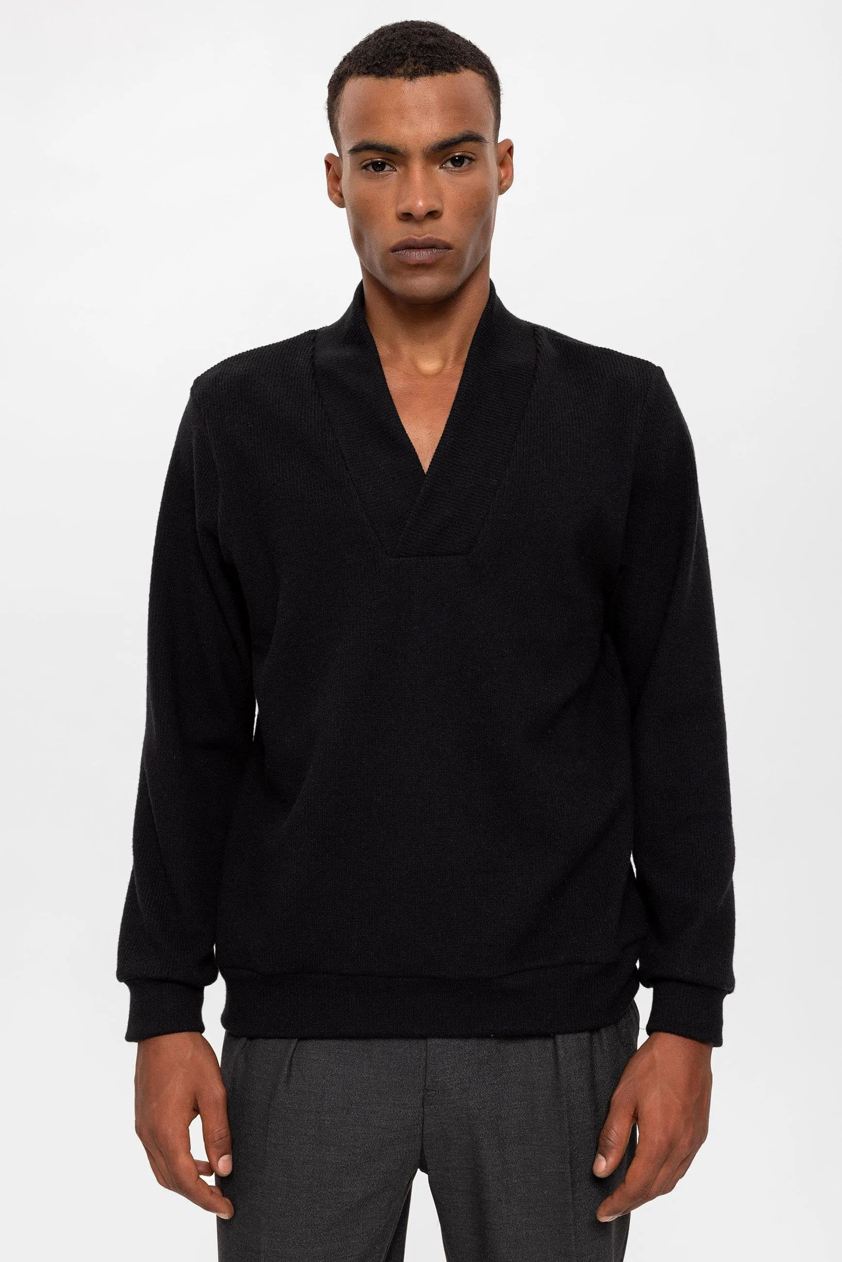 Black V-Neck Men's Sweater - Wessi sold by Wessi