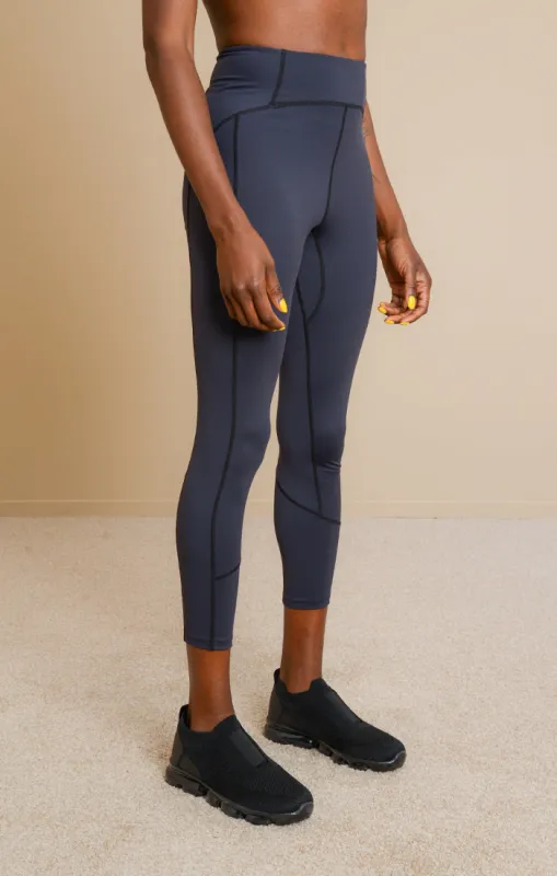 The Women’s Performance Pocket Legging sold by BOMME SPORT