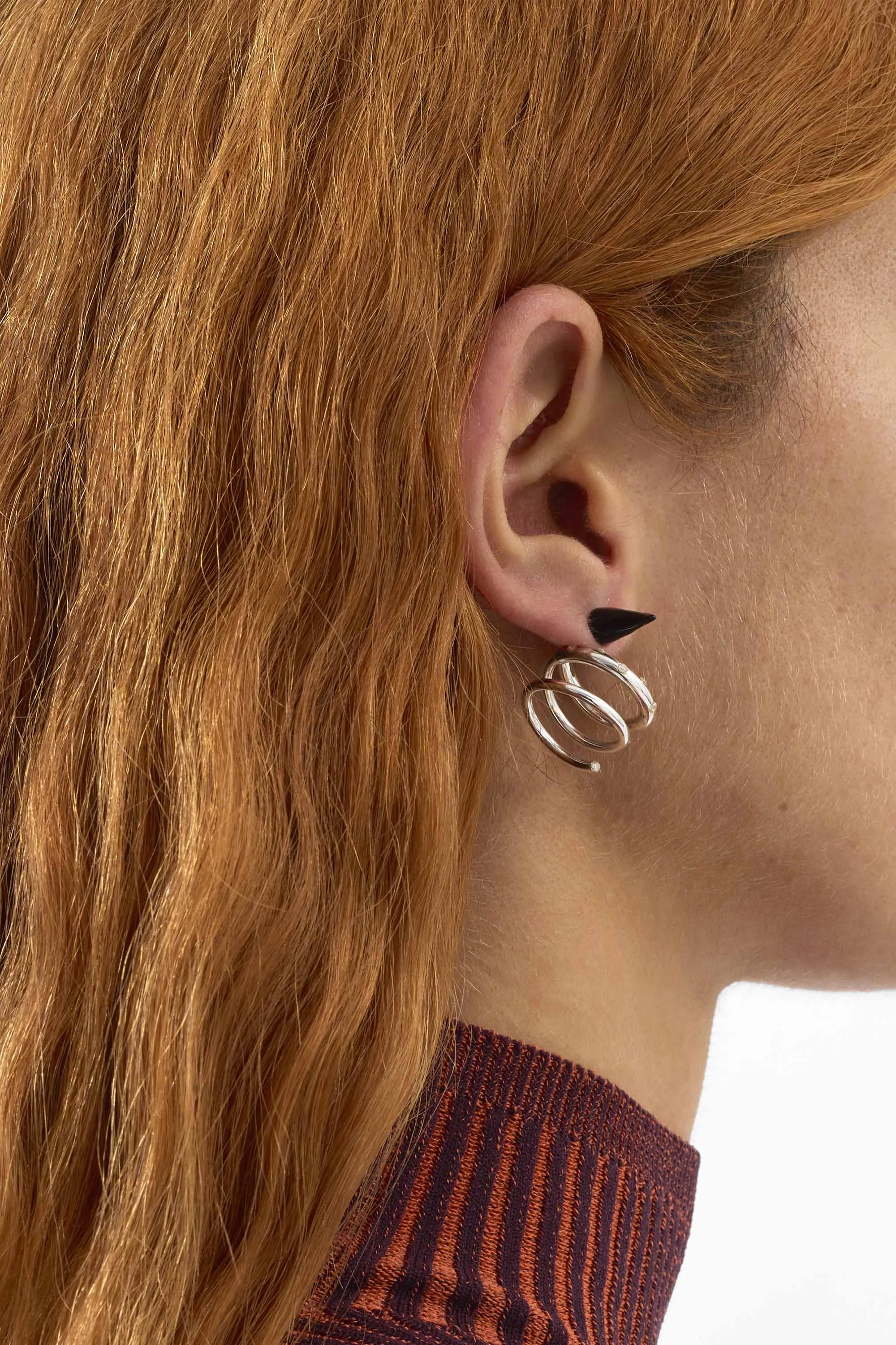 SMALL SPIRAL EAR-RING W/ STONES / silver / black sold by Sunnei product image thumbnail 3