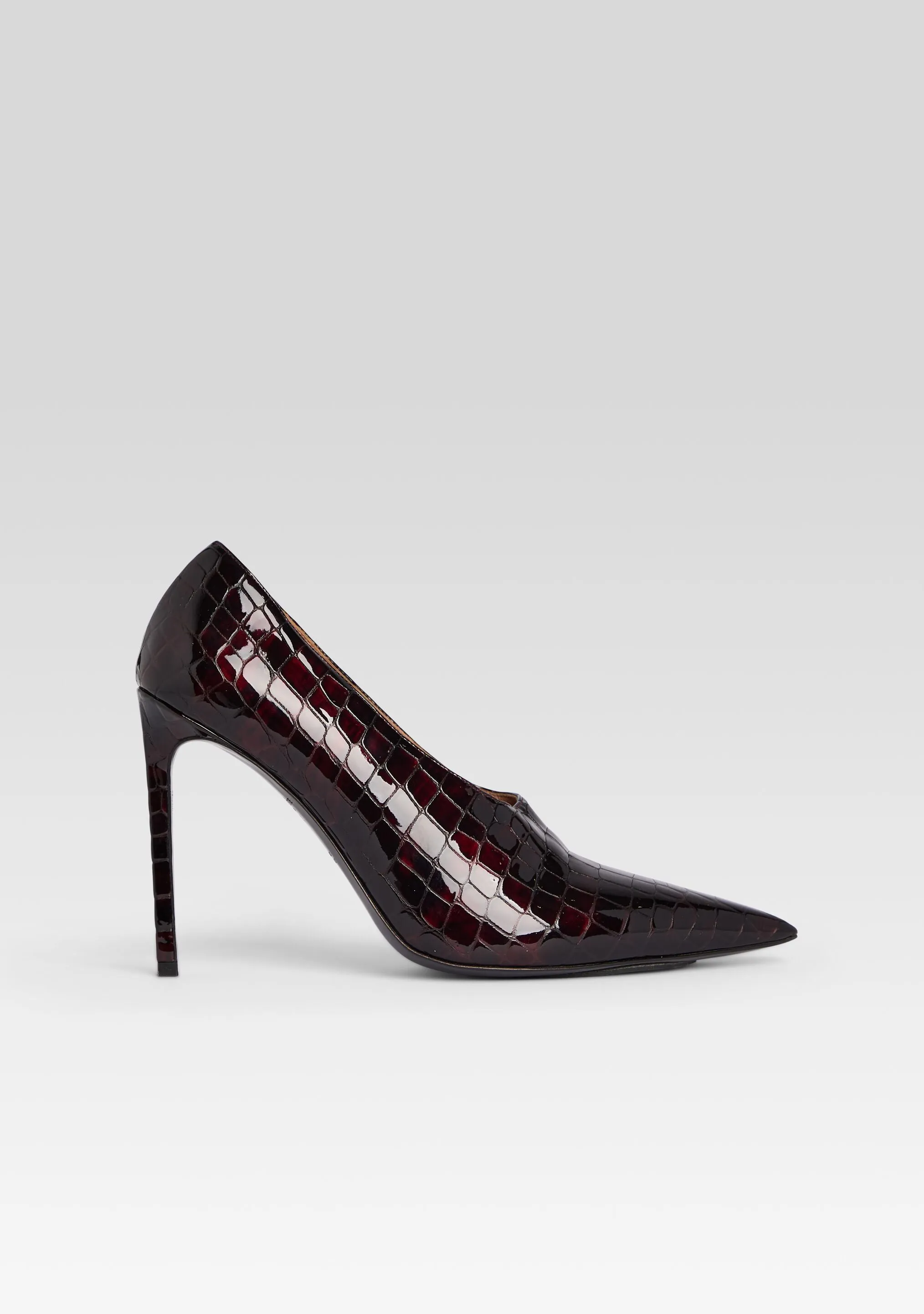 Mollie Leather Pump sold by Retrofete