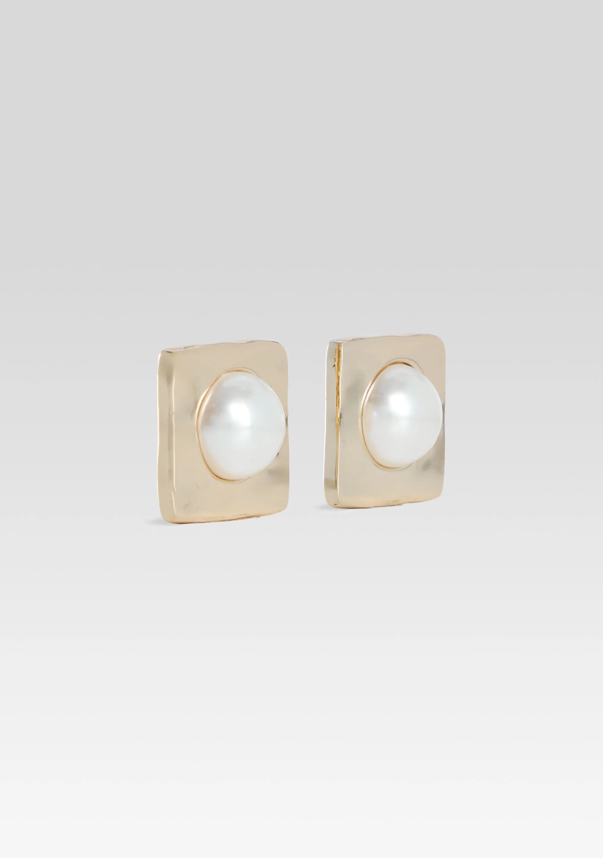 Nikki Pearl Earrings sold by Retrofete product image thumbnail 2