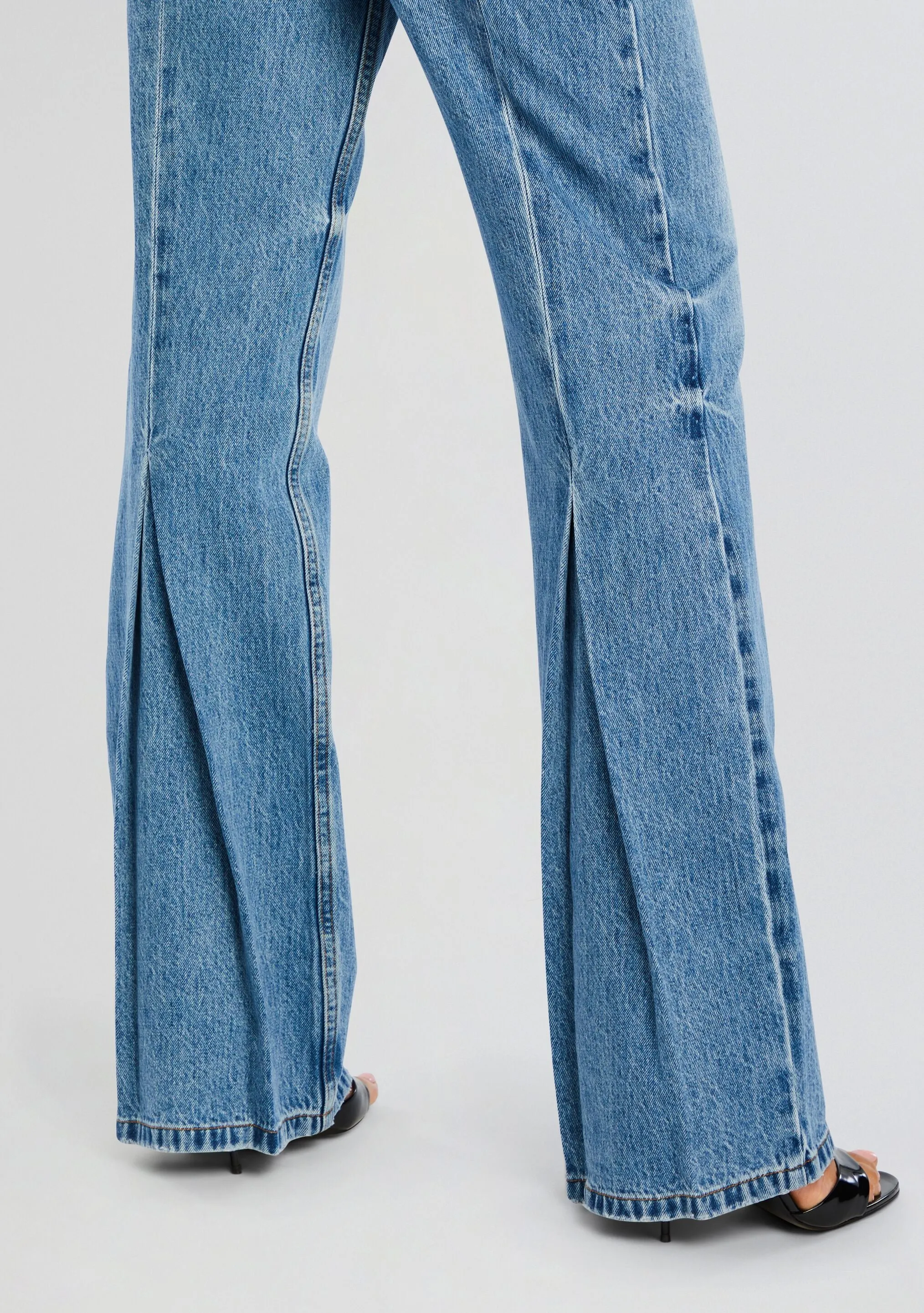 Arden High Rise Jean sold by Retrofete product image thumbnail 2