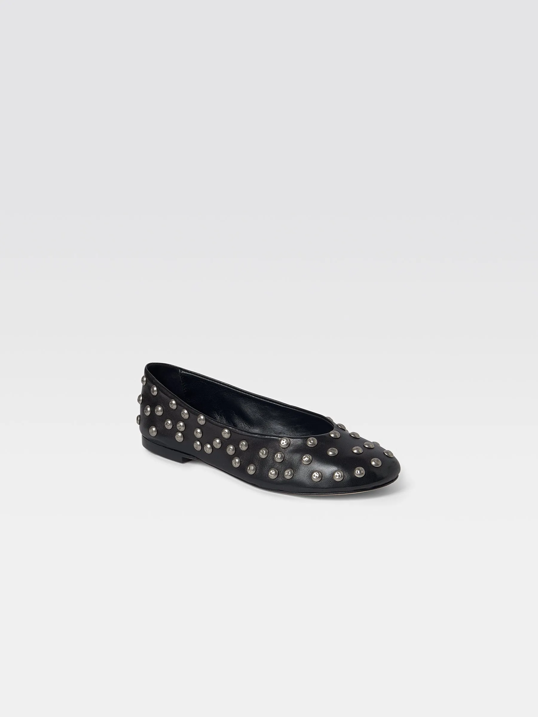 Bailarina Studs sold by Gimaguas