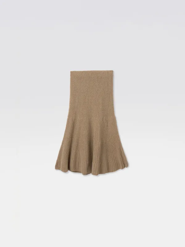 Isola Skirt sold by Gimaguas