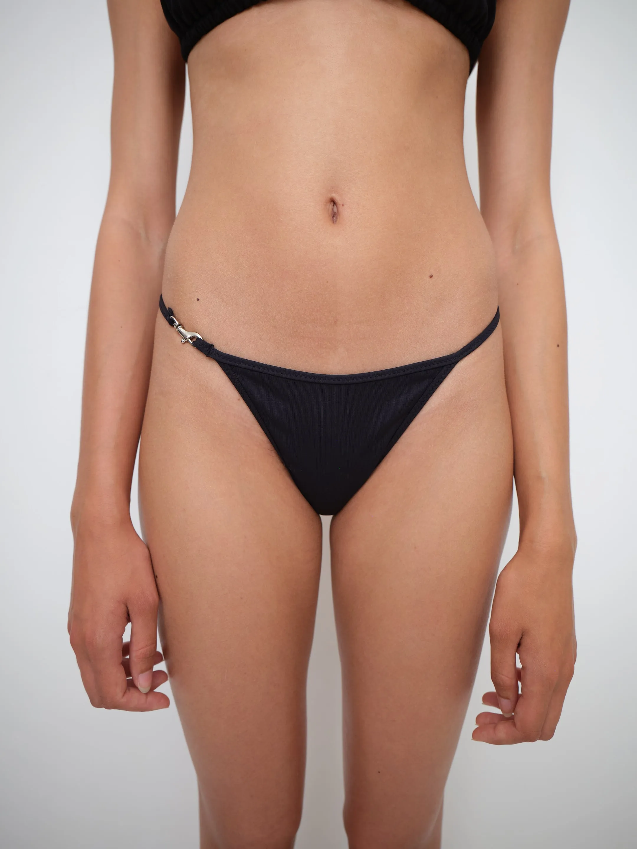 Carolina Thong sold by Gimaguas