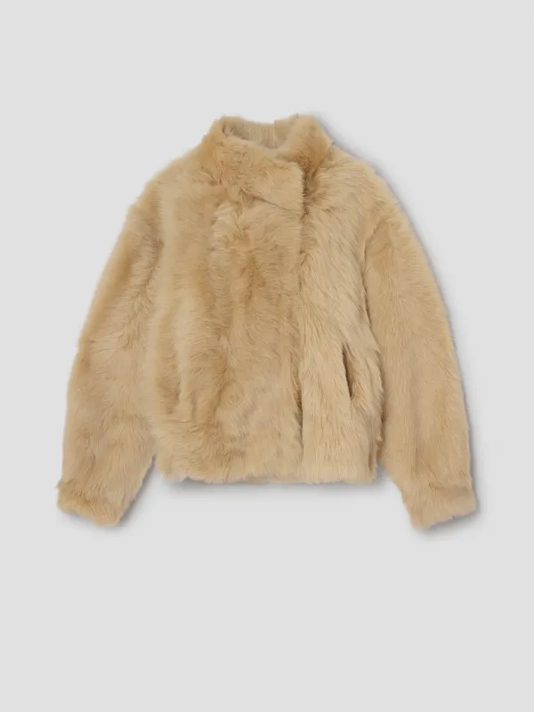 Fur Jacket sold by Gimaguas