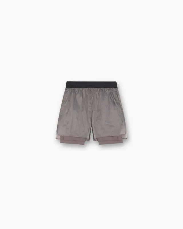 247 Contour 2-In-1 Run Shorts - Pebble made by Represent