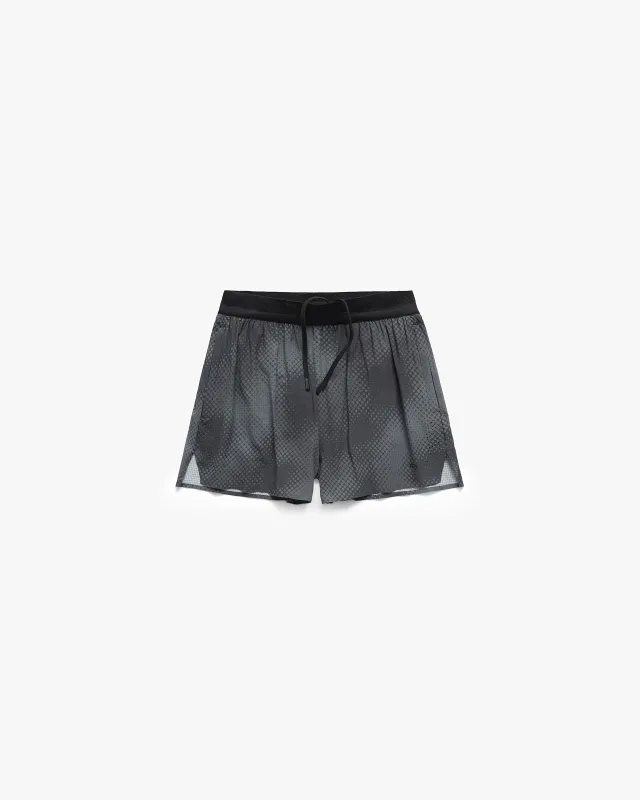 247 Ultra Short - Black Fade Out made by Represent