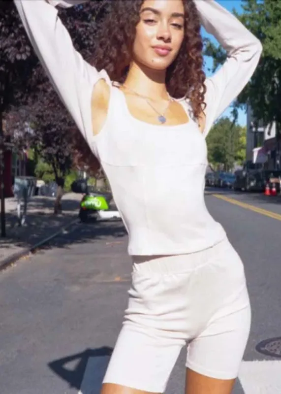 PLUM SHORTS BEIGE + RECYCLED sold by Buci