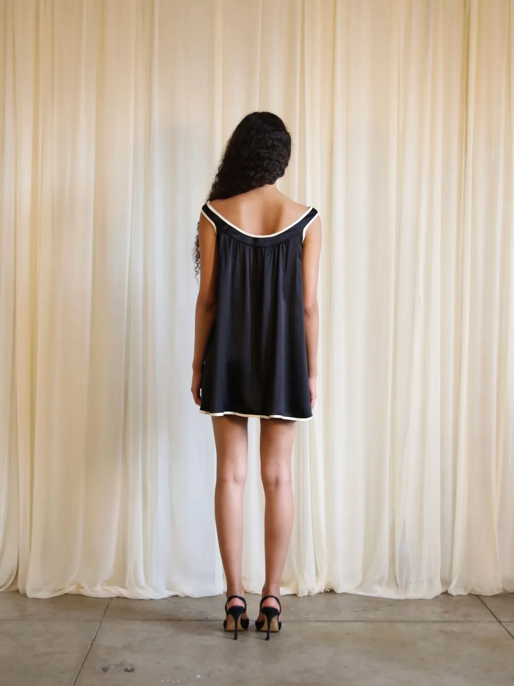 SILK POLLEN DRESS IN BLACK sold by Buci product image thumbnail 4