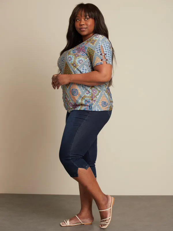 Short-sleeve semi-fitted t-shirt sold by Claire France