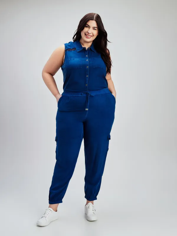 Casual pants sold by Claire France