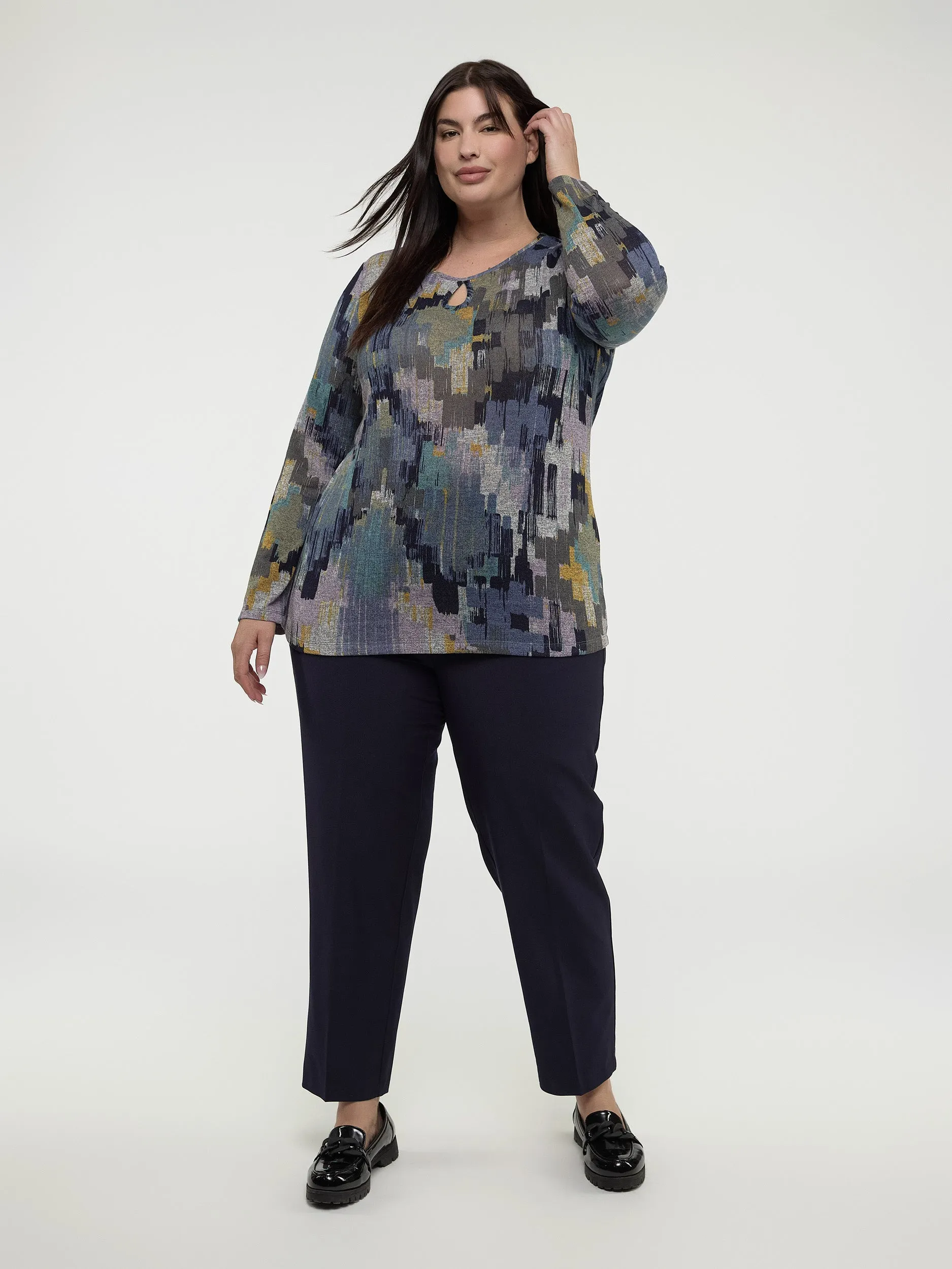 Long-sleeve semi-fitted t-shirt sold by Claire France