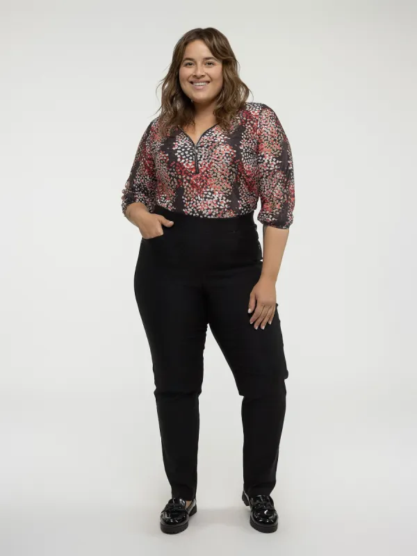 Narrow fitted pull-on pant sold by Claire France