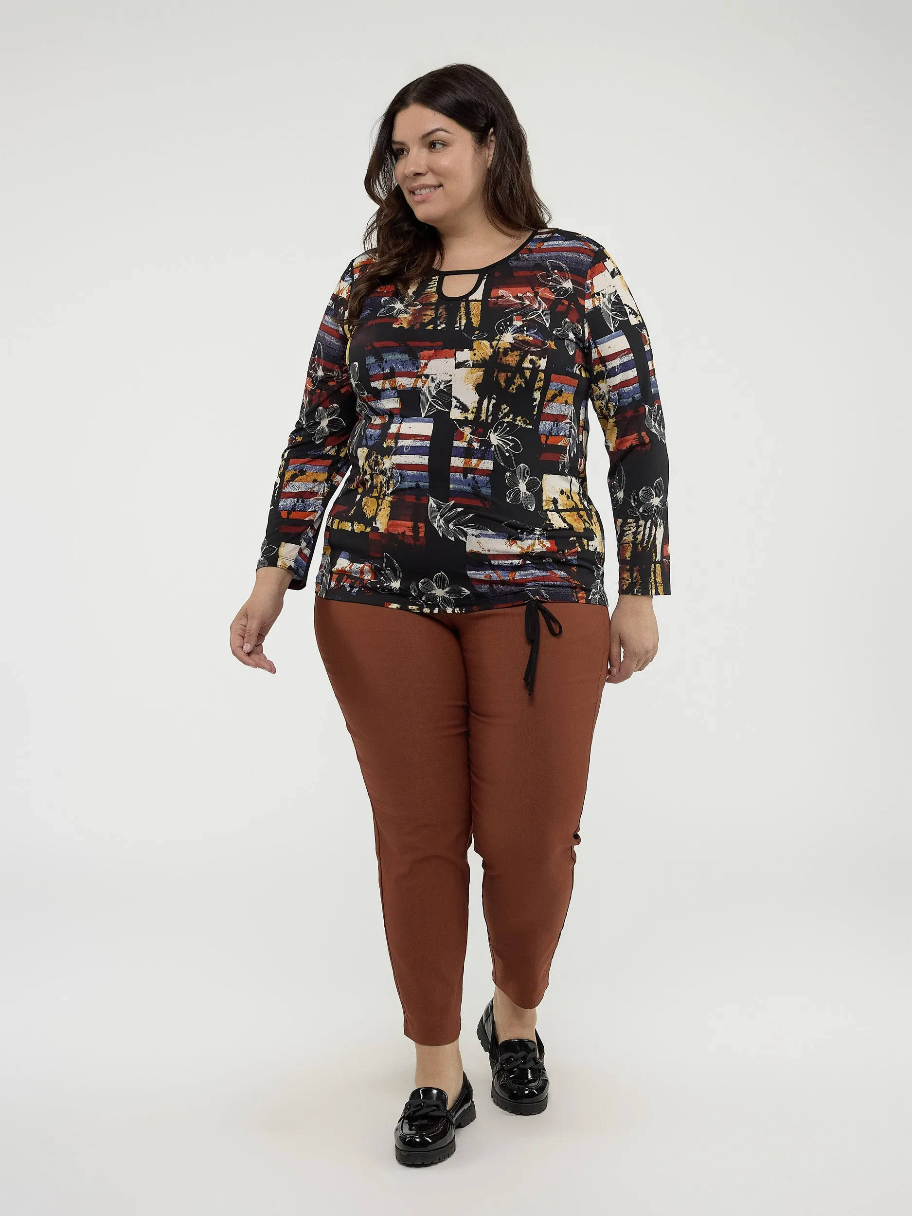 Long-sleeve semi-fitted t-shirt sold by Claire France