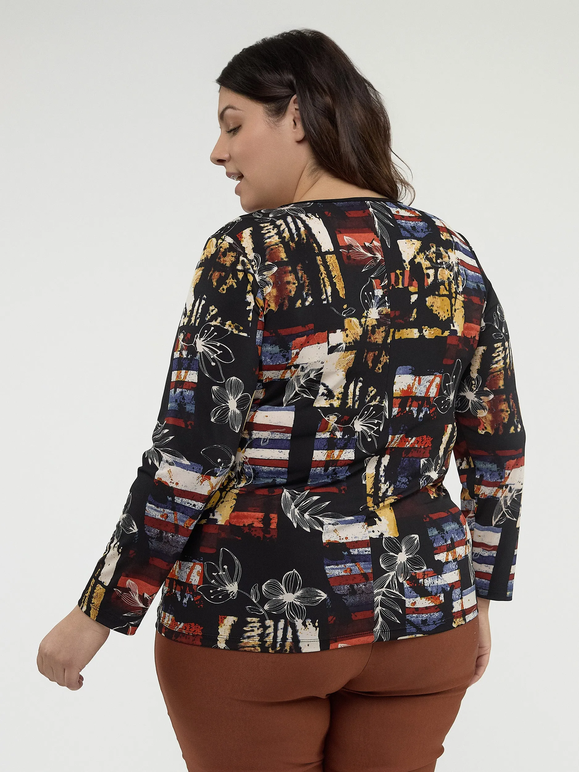 Long-sleeve semi-fitted t-shirt sold by Claire France product image thumbnail 3