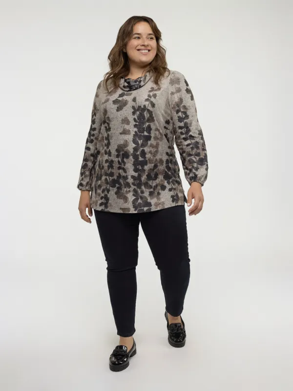 3/4-sleeve semi-fitted tunic sold by Claire France