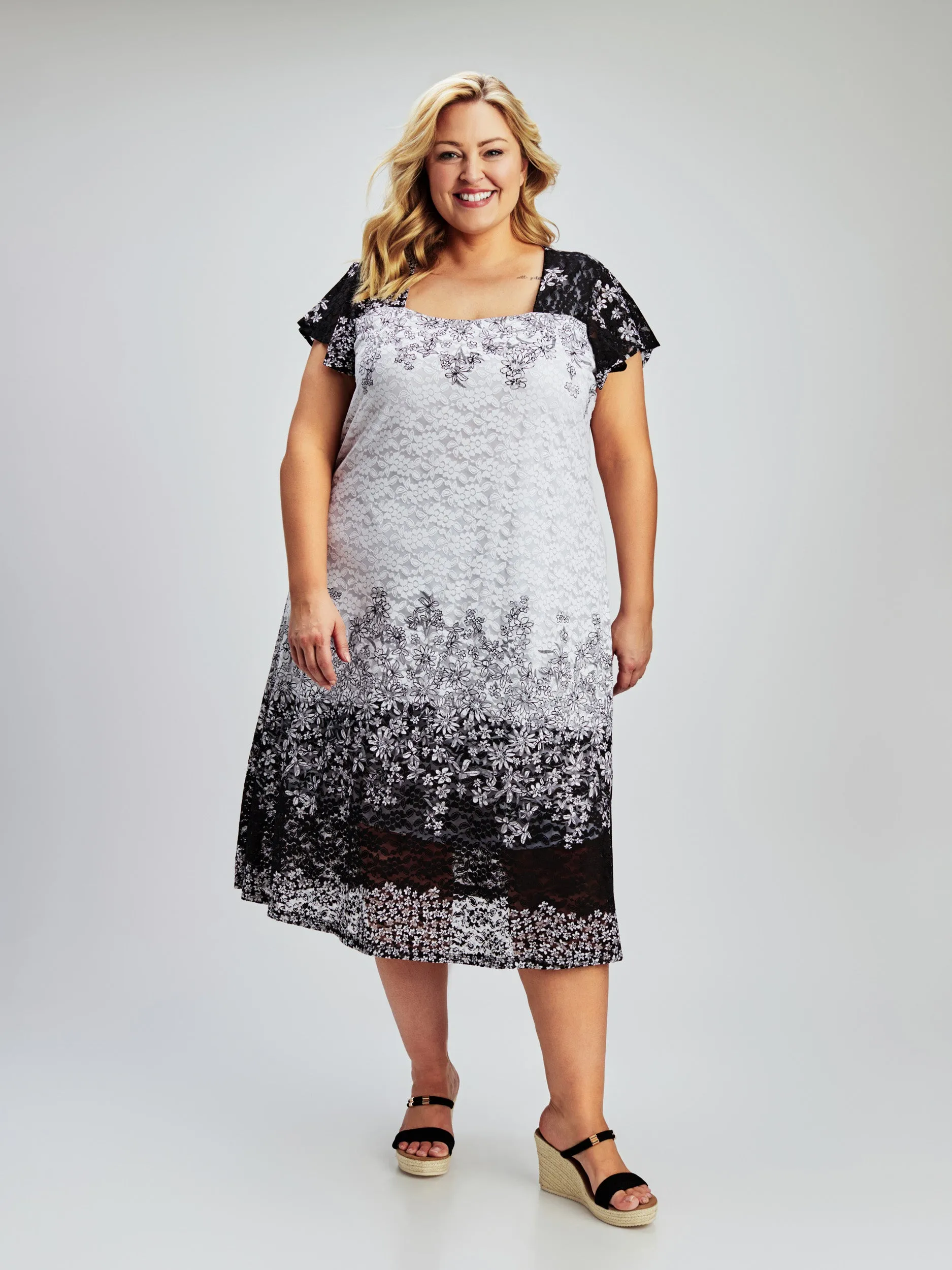 Short sleeve dress sold by Claire France