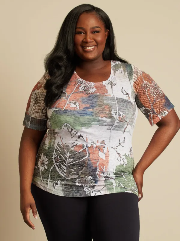 Short-sleeve semi-fitted t-shirt sold by Claire France