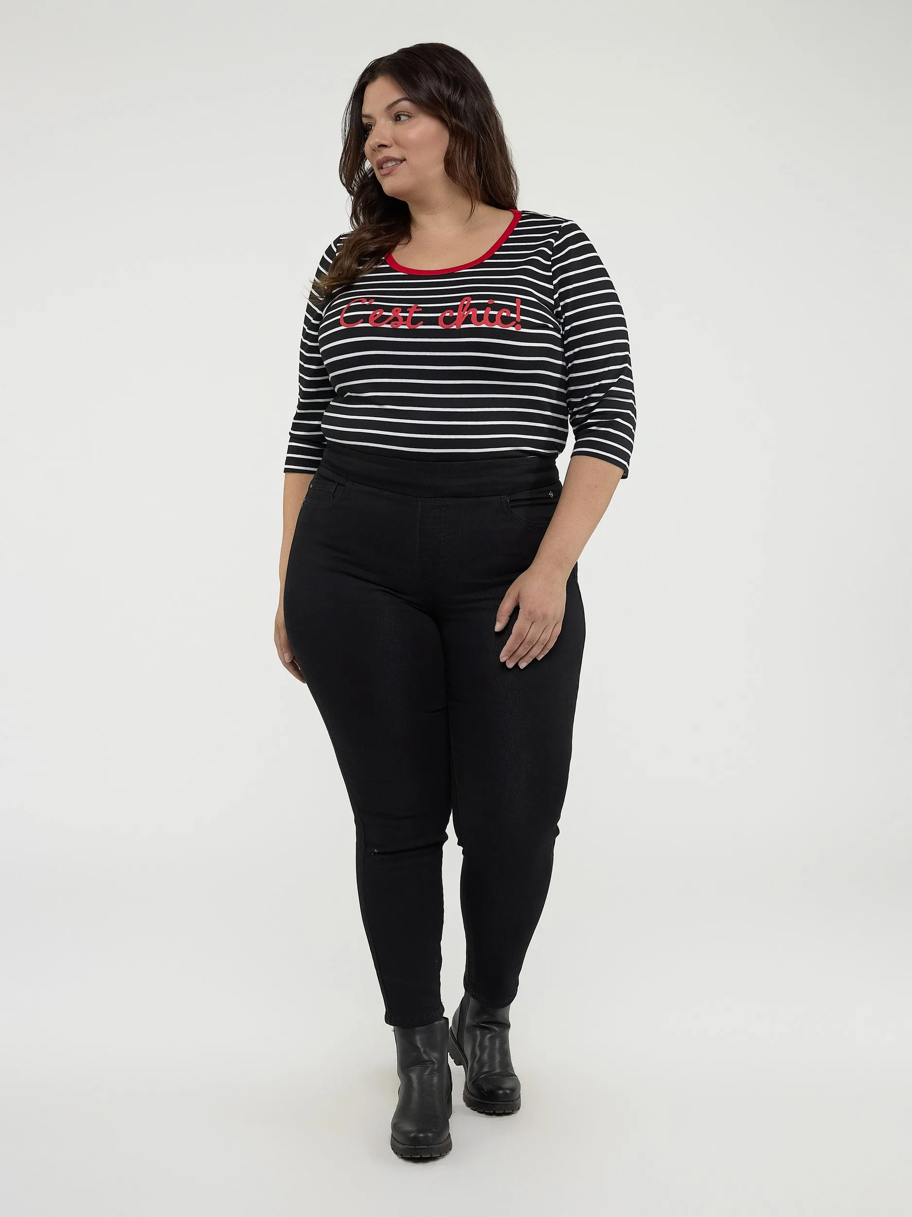 Skinny fitted pull-on jean sold by Claire France