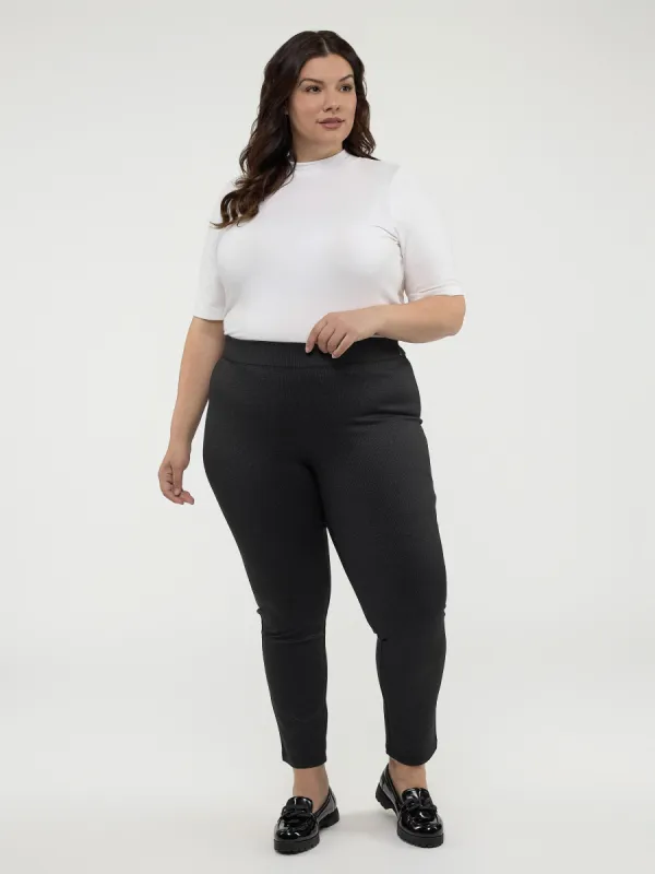 Knit pants sold by Claire France