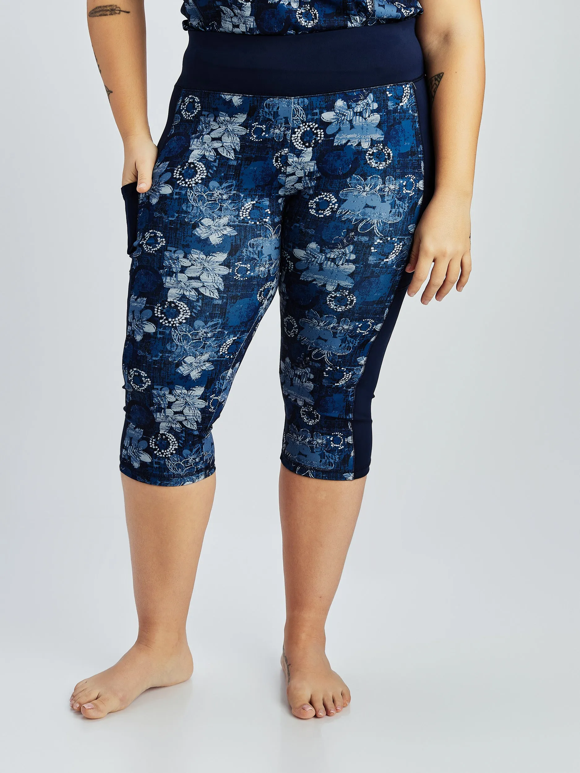 Yoga capri sold by Claire France product image thumbnail 2