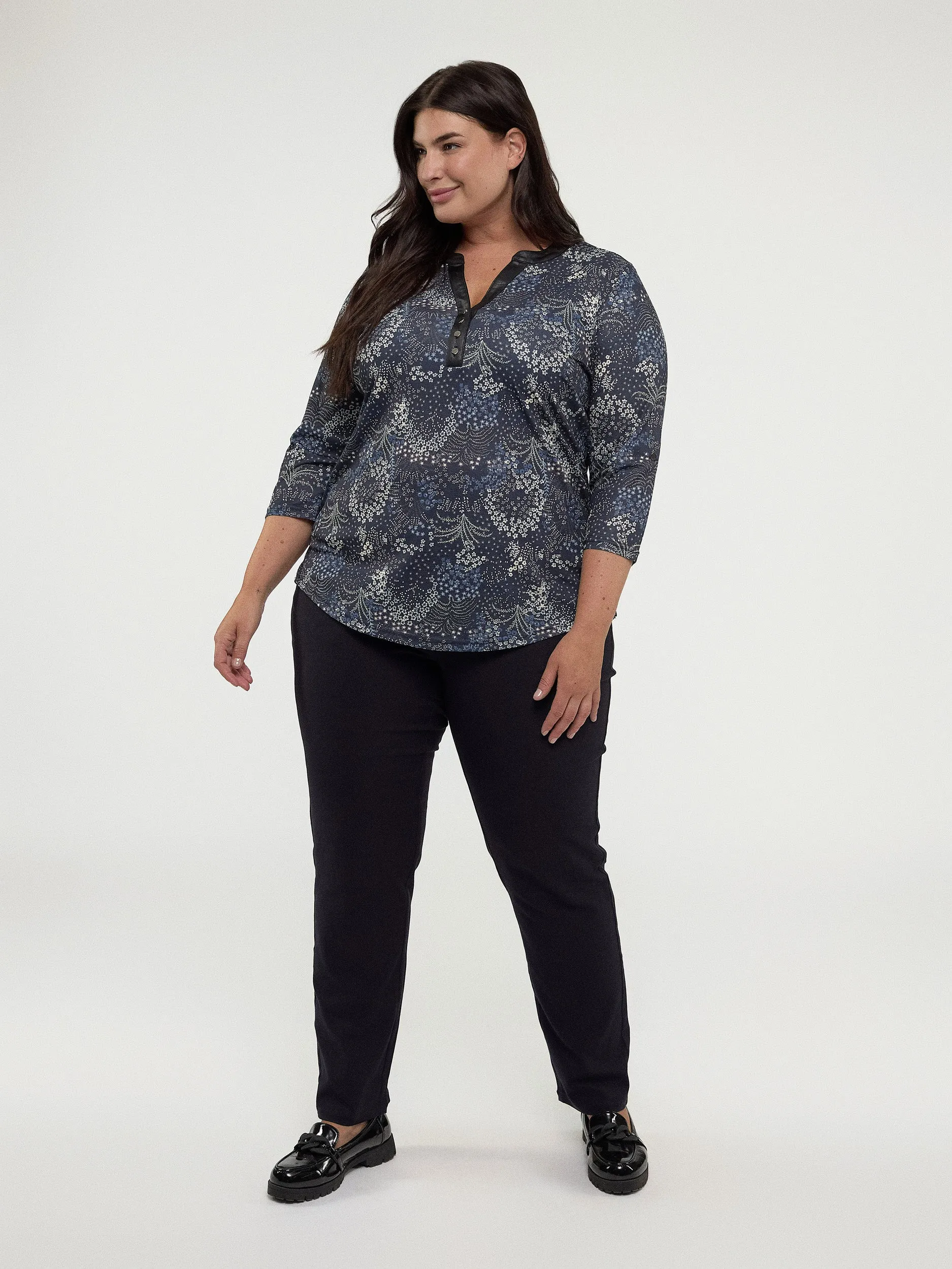 3/4-sleeve semi-fitted tunic sold by Claire France product image thumbnail 5