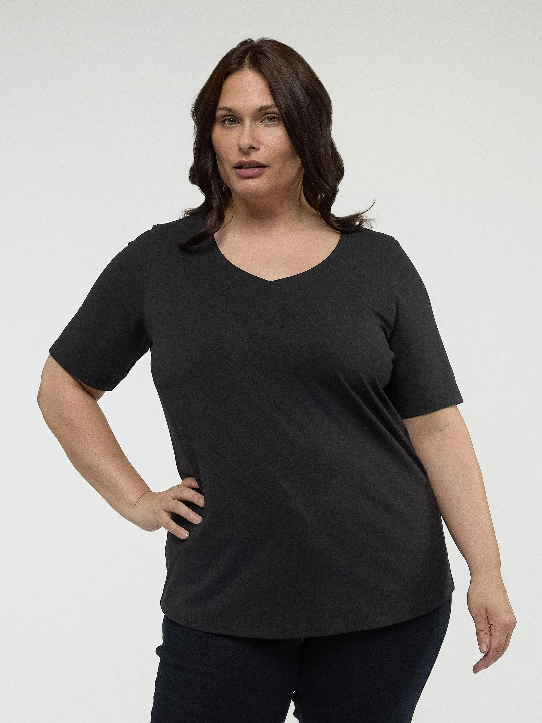 Short-sleeve semi-fitted t-shirt sold by Claire France