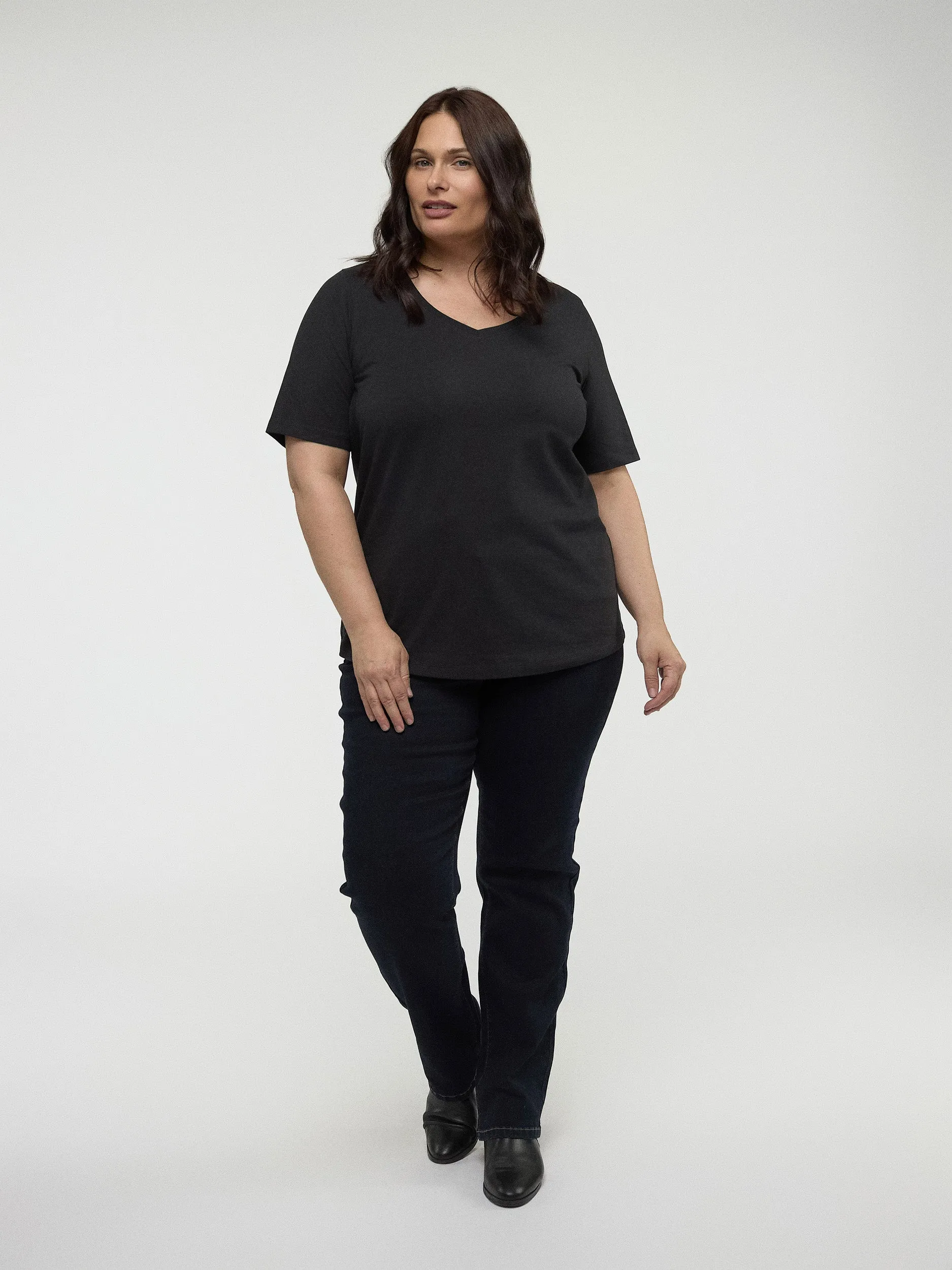 Short-sleeve semi-fitted t-shirt sold by Claire France product image thumbnail 2