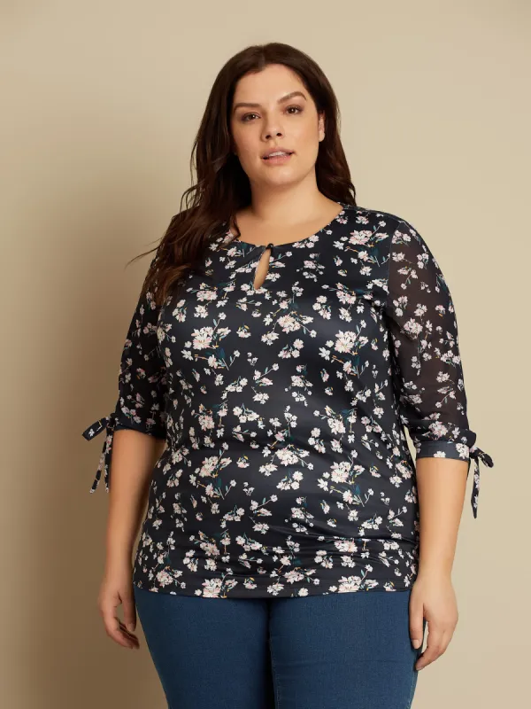 Short-sleeve semi-fitted t-shirt sold by Claire France