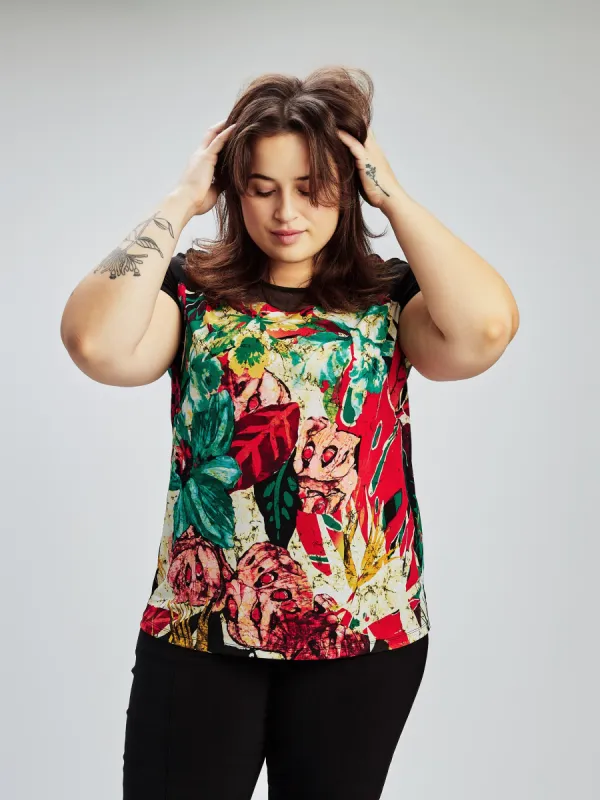 Short-sleeve semi-fitted t-shirt sold by Claire France