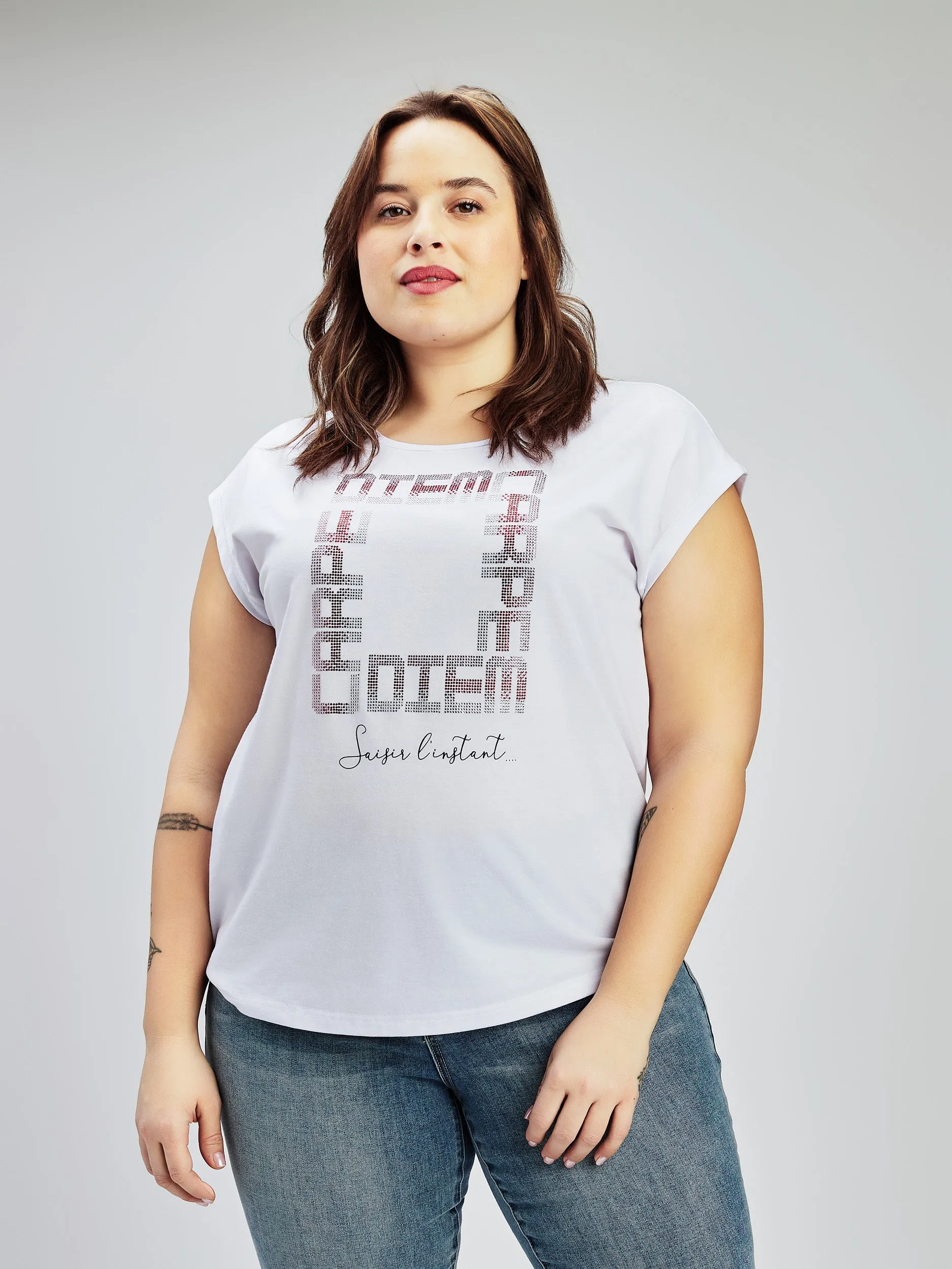 Short-sleeve semi-fitted t-shirt sold by Claire France product image thumbnail 3