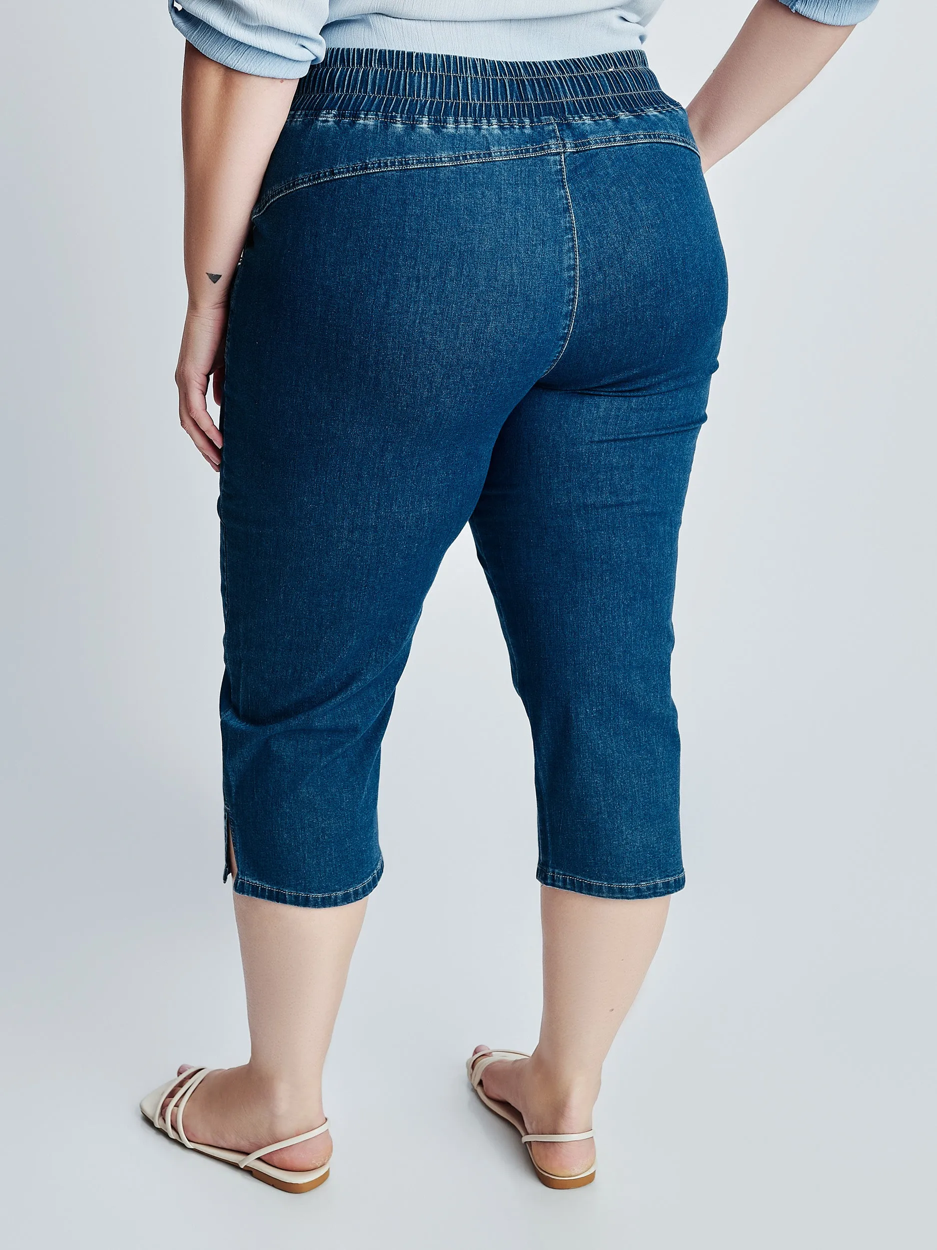 Semi-fitted denim capri sold by Claire France product image thumbnail 3