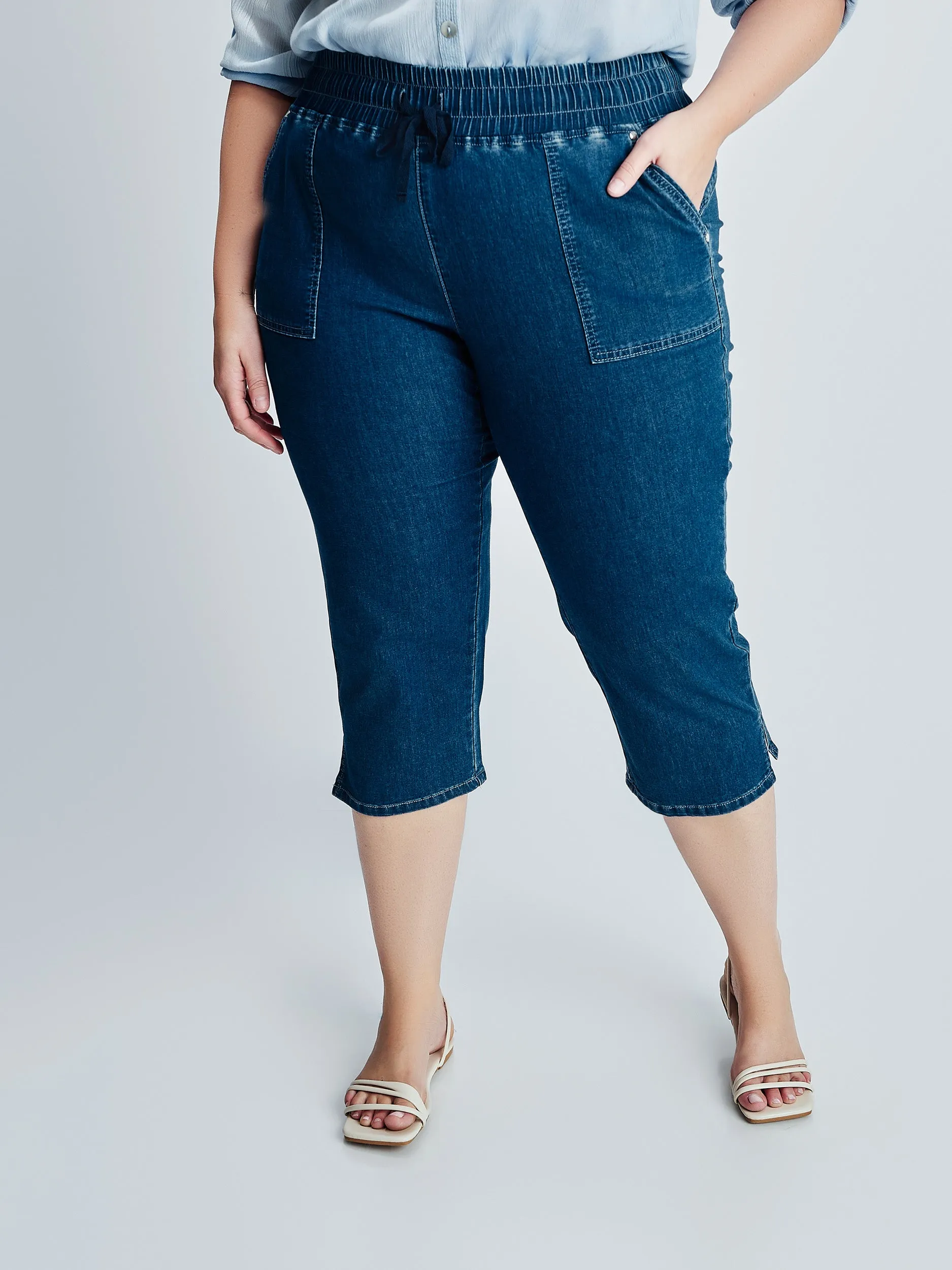 Semi-fitted denim capri sold by Claire France product image thumbnail 2