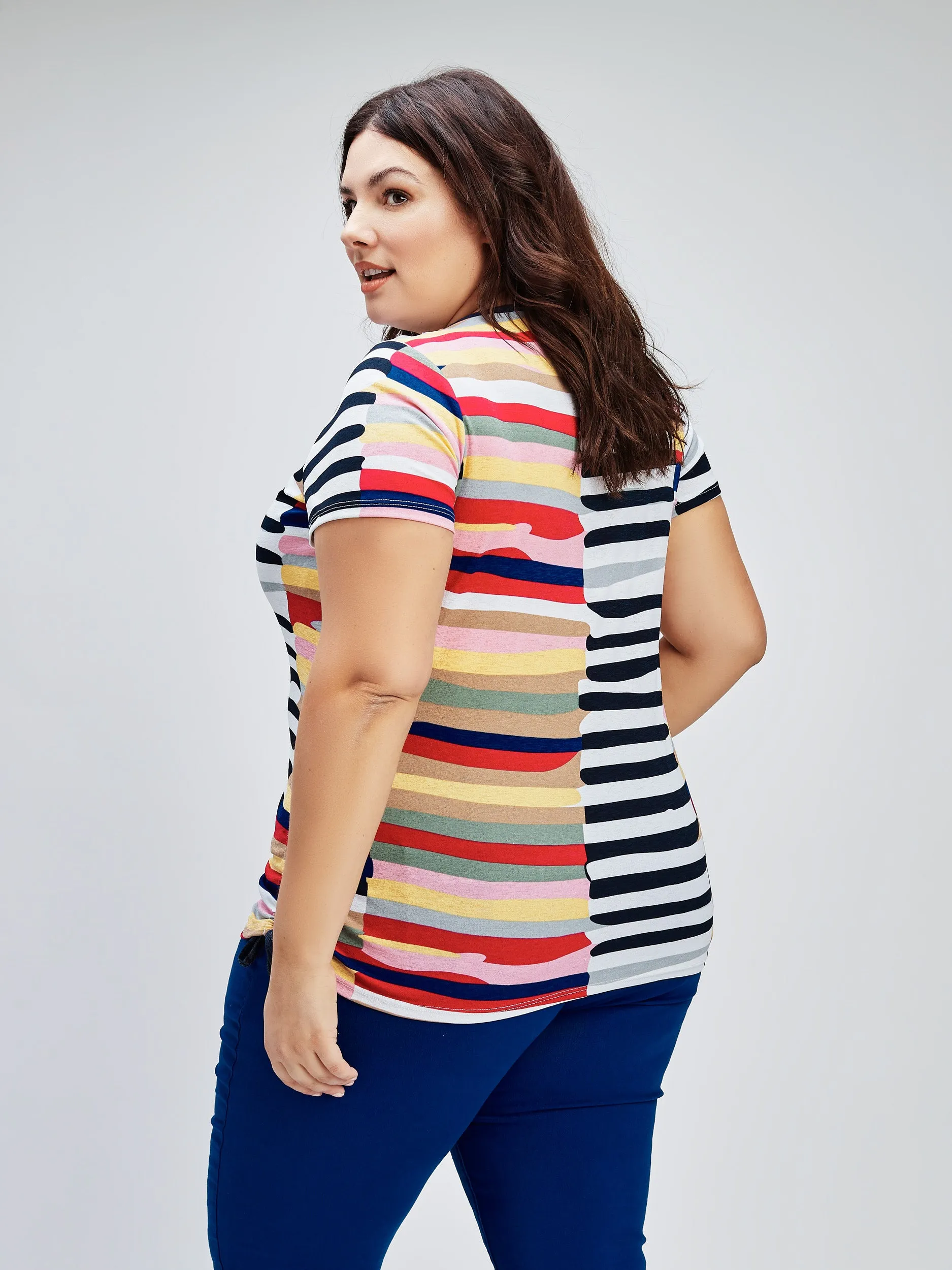 Short-sleeve semi-fitted t-shirt sold by Claire France product image thumbnail 3