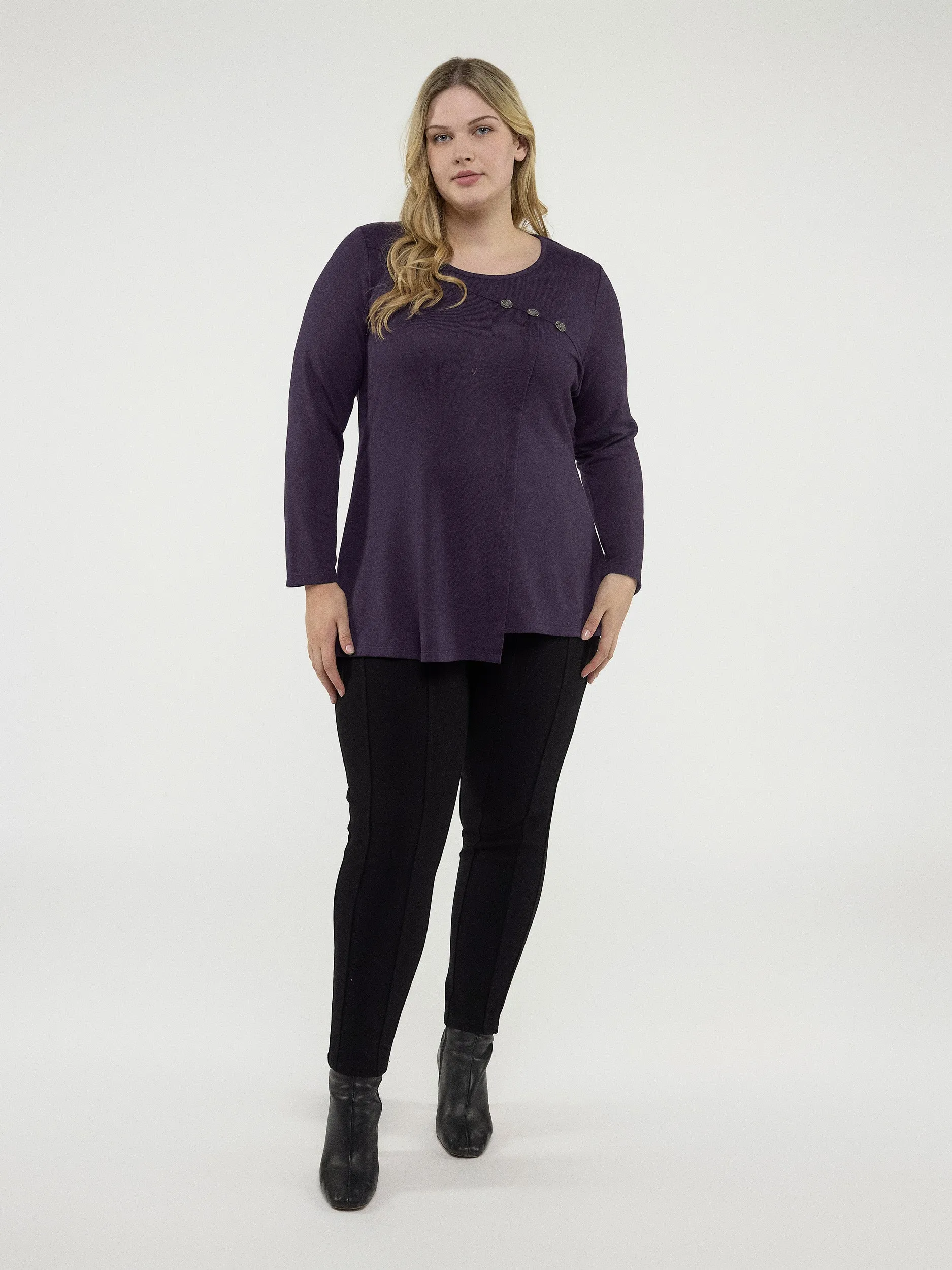 Long-sleeve semi-fitted knit tunic sold by Claire France product image thumbnail 5