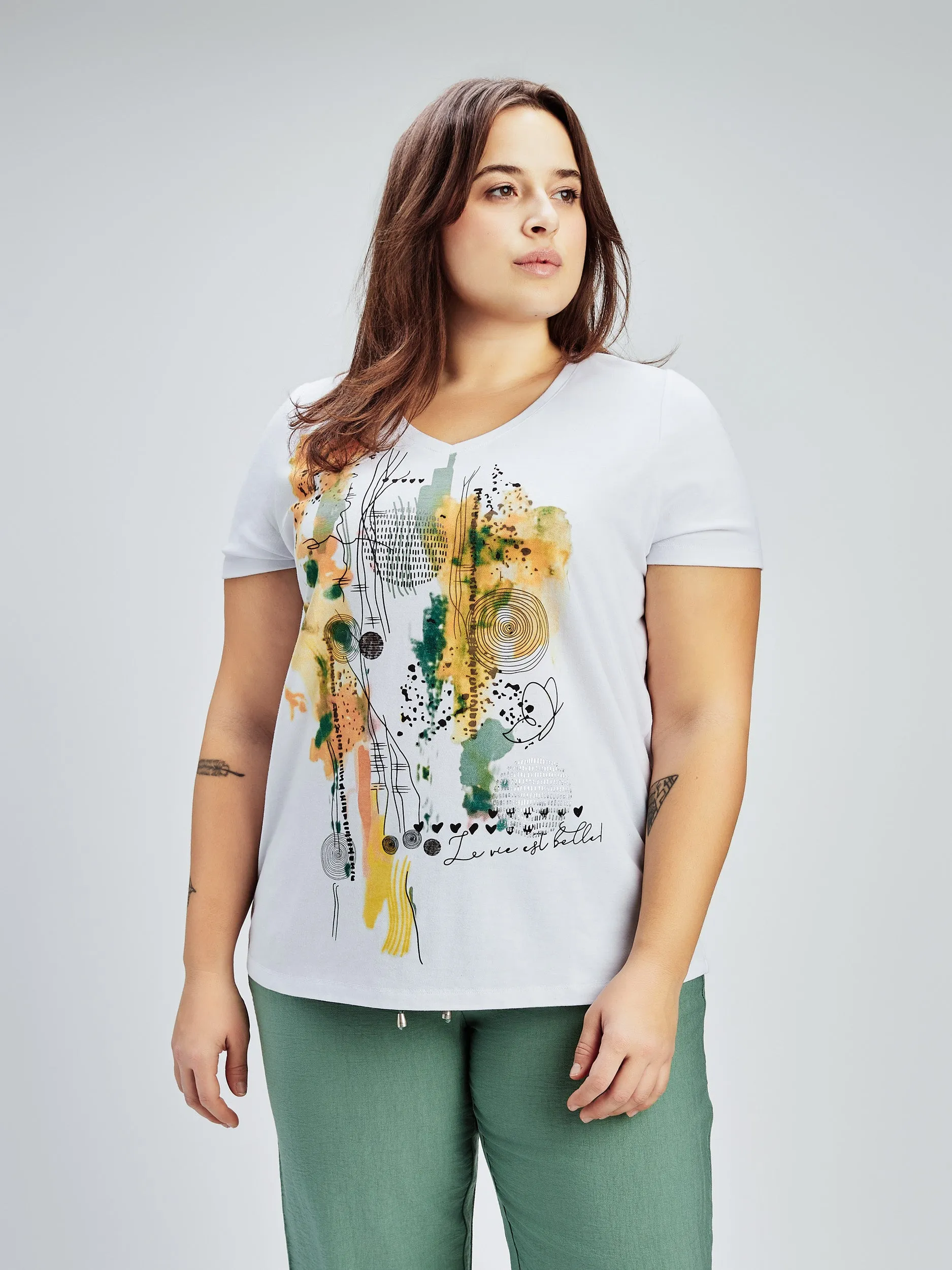 Short-sleeve semi-fitted t-shirt sold by Claire France