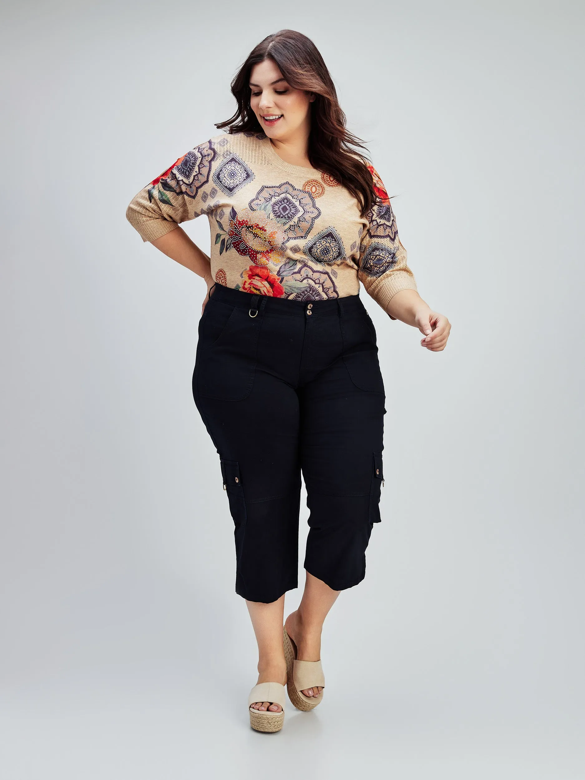 Straight casual pull-on capri sold by Claire France