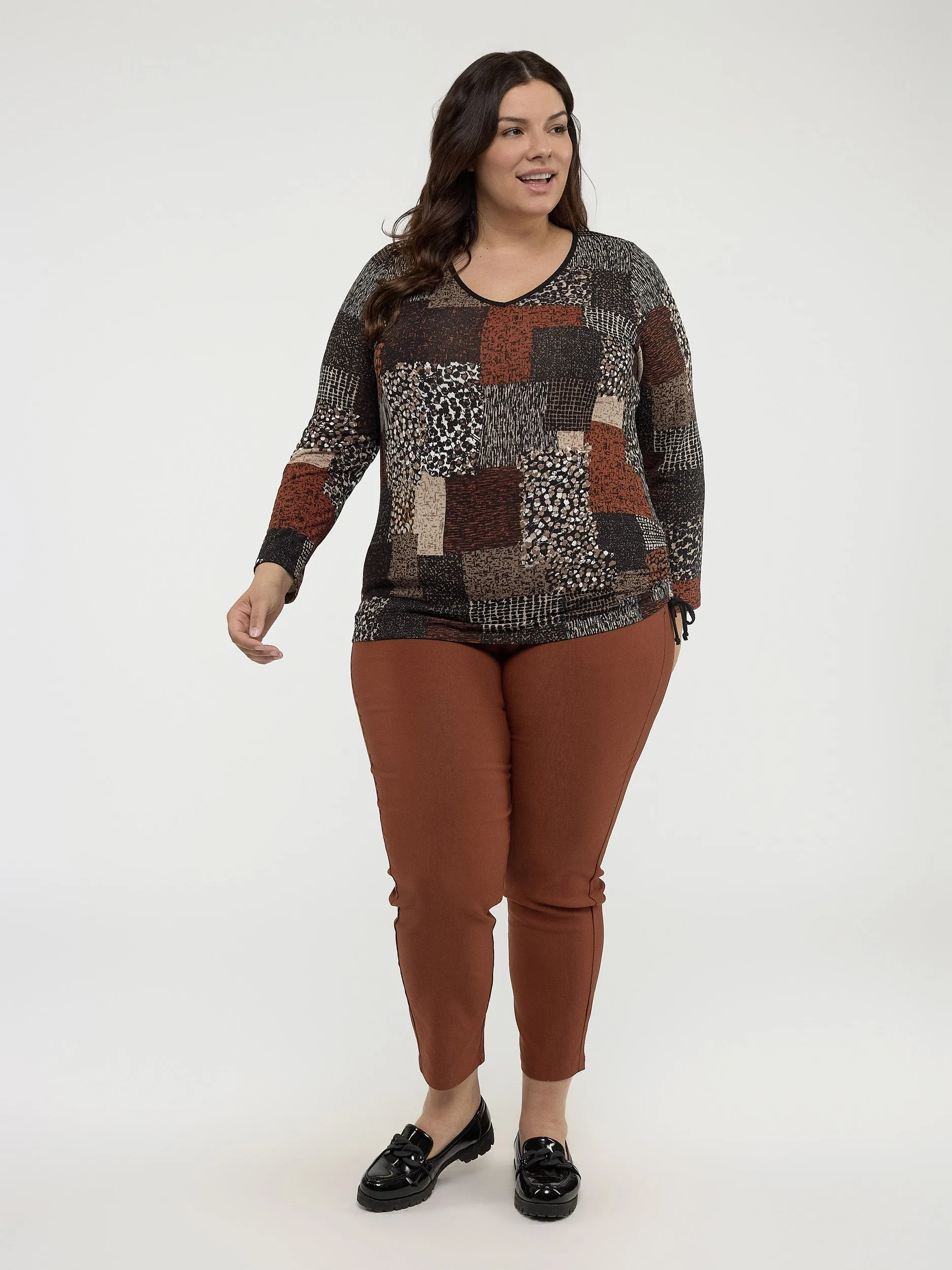 Straight fitted pull-on pant - Petite sold by Claire France product image thumbnail 5